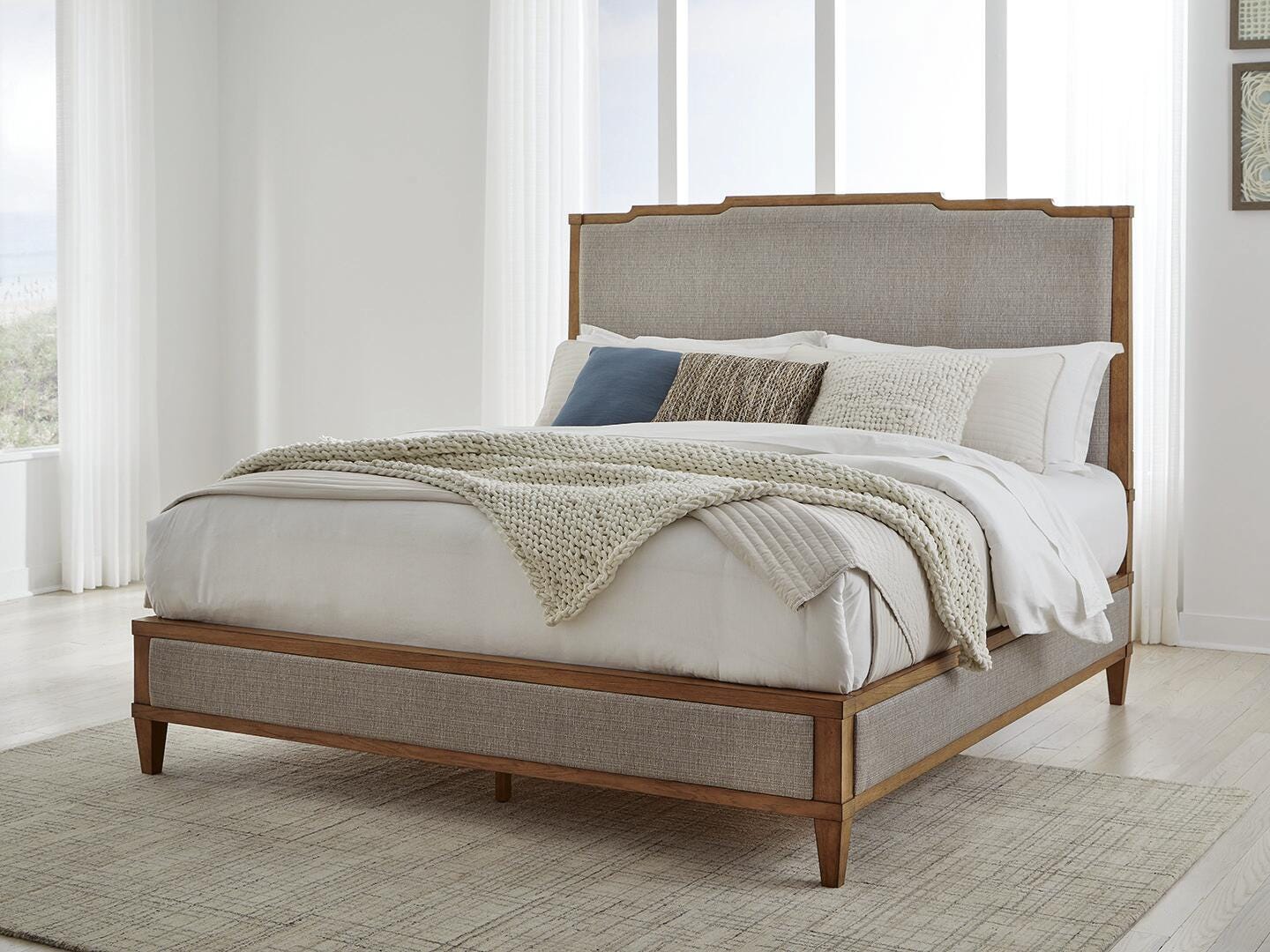 Sharlance Upholstered Panel Bed
