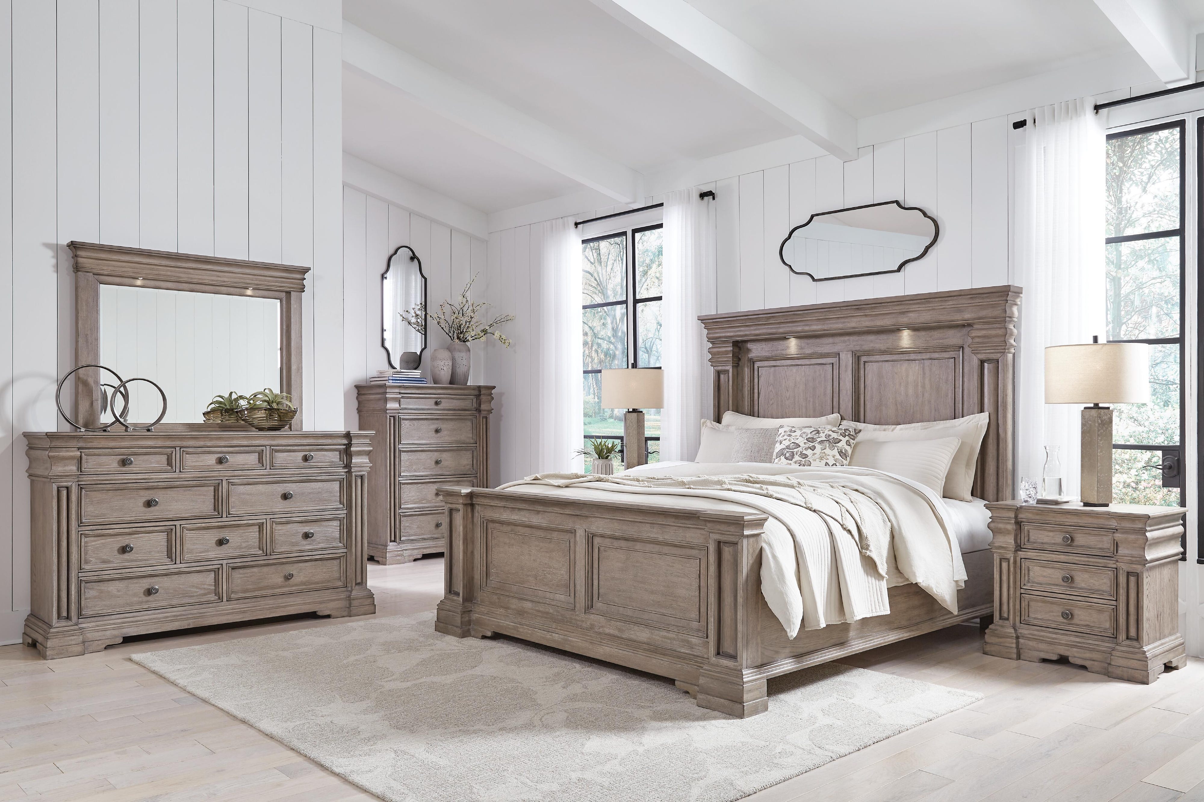 Blairhurst Panel Bed with Mirrored Dresser, Chest and 2 Nightstands