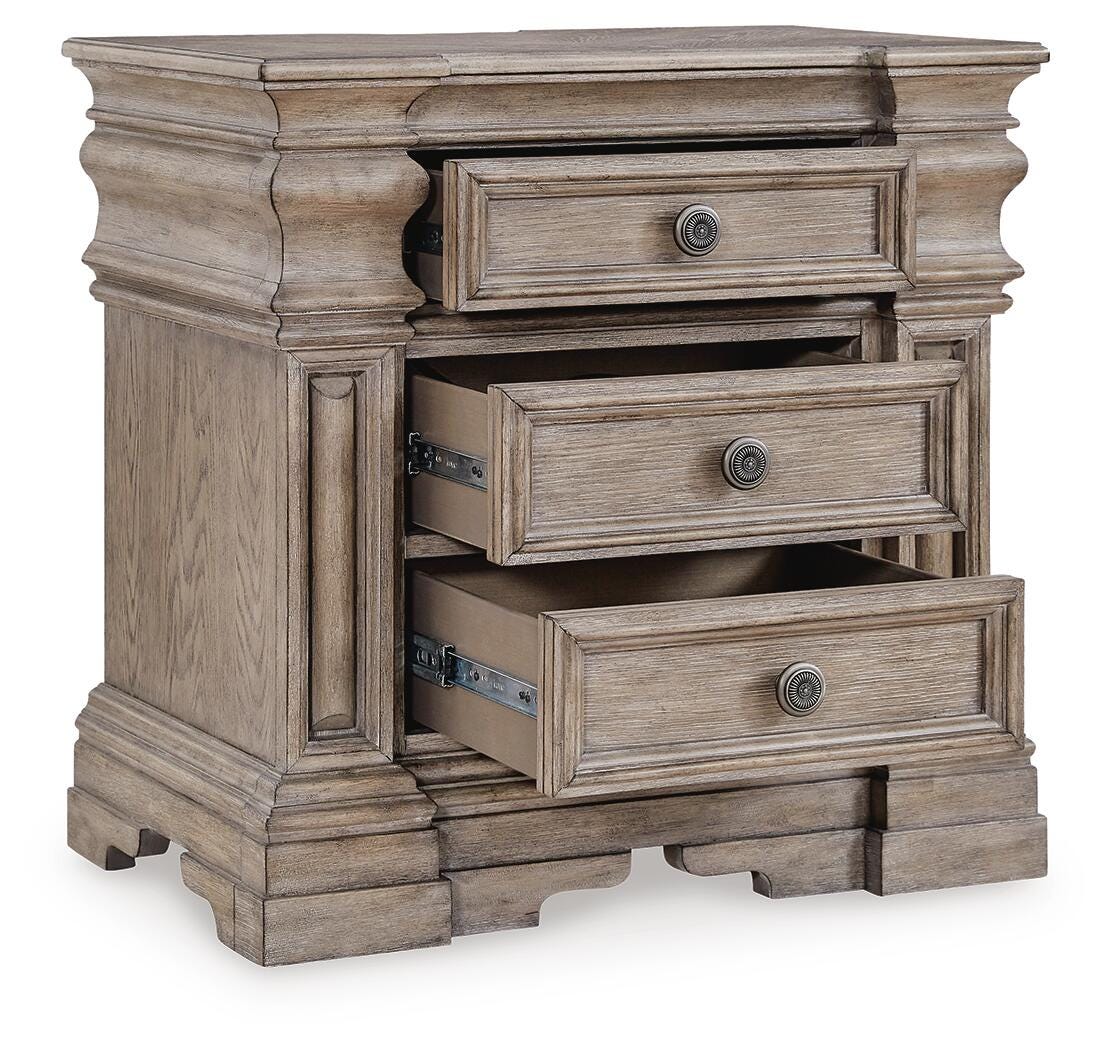 Blairhurst Panel Bed, Chest and 2 Nightstands