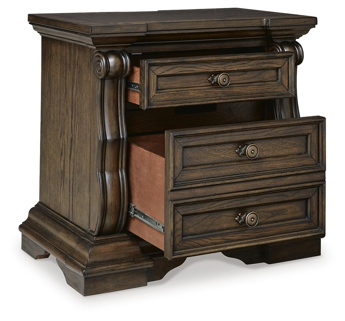 Maylee Canopy Bed, Dresser, Mirror, Chest and 2 Nightstands