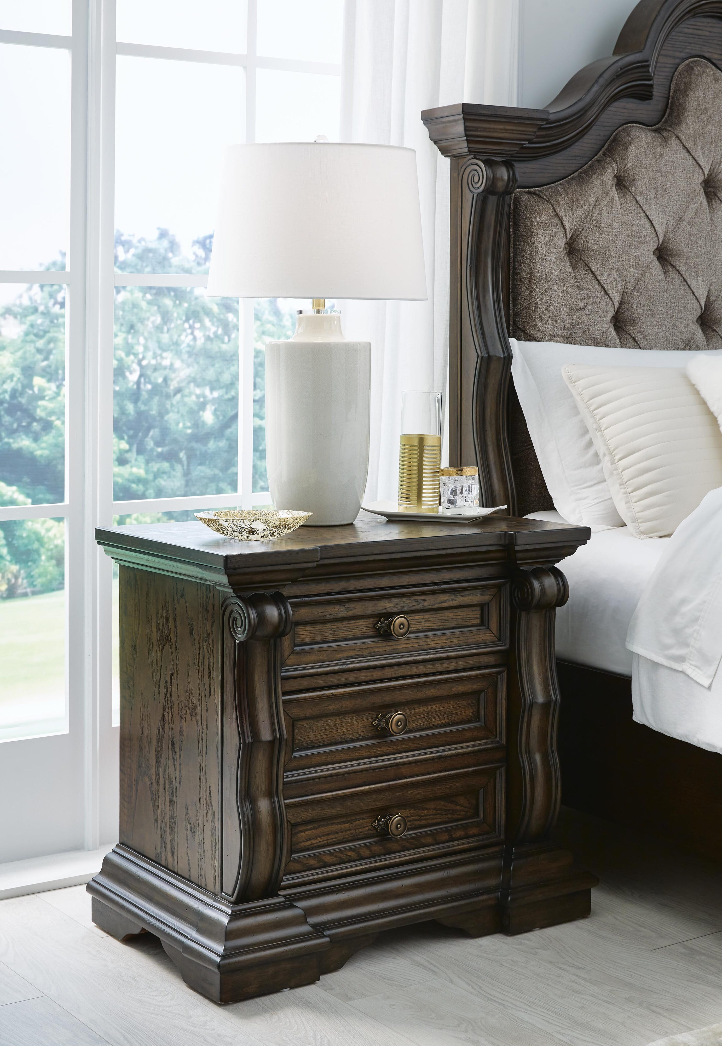 Maylee Upholstered Bed and 2 Nightstands