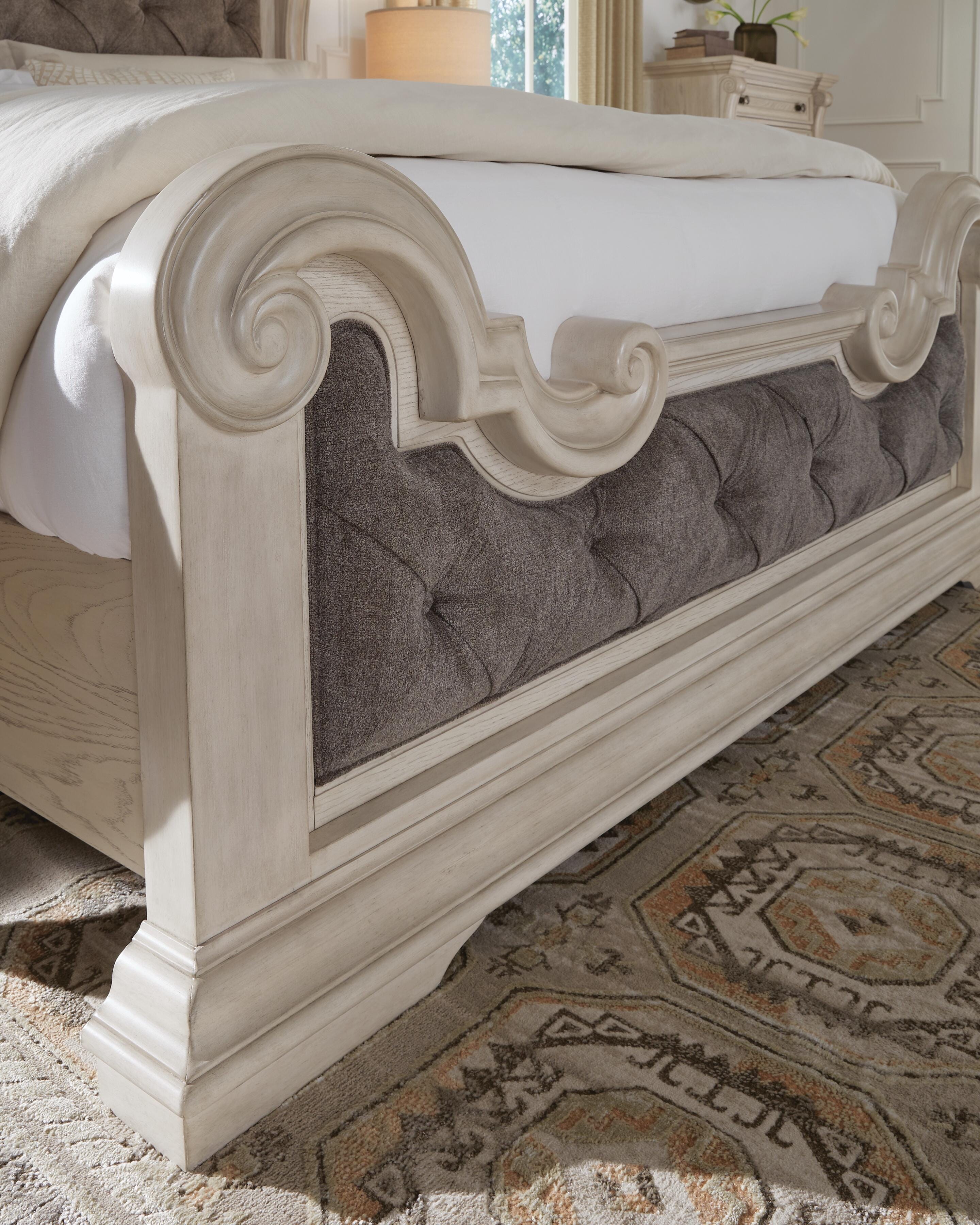 Bruchandi Upholstered Panel Bed