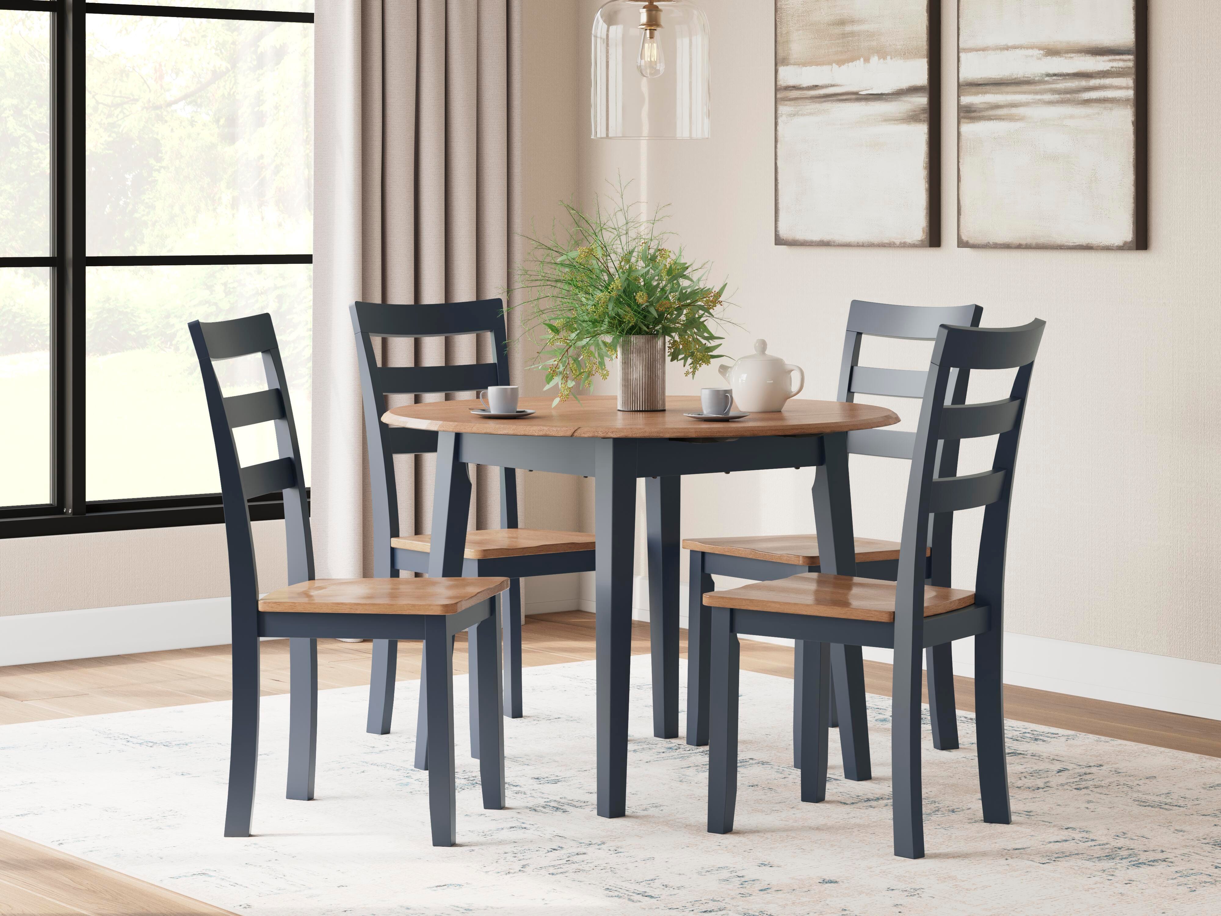 Gesthaven Extendable Dining Table and 4 Chairs