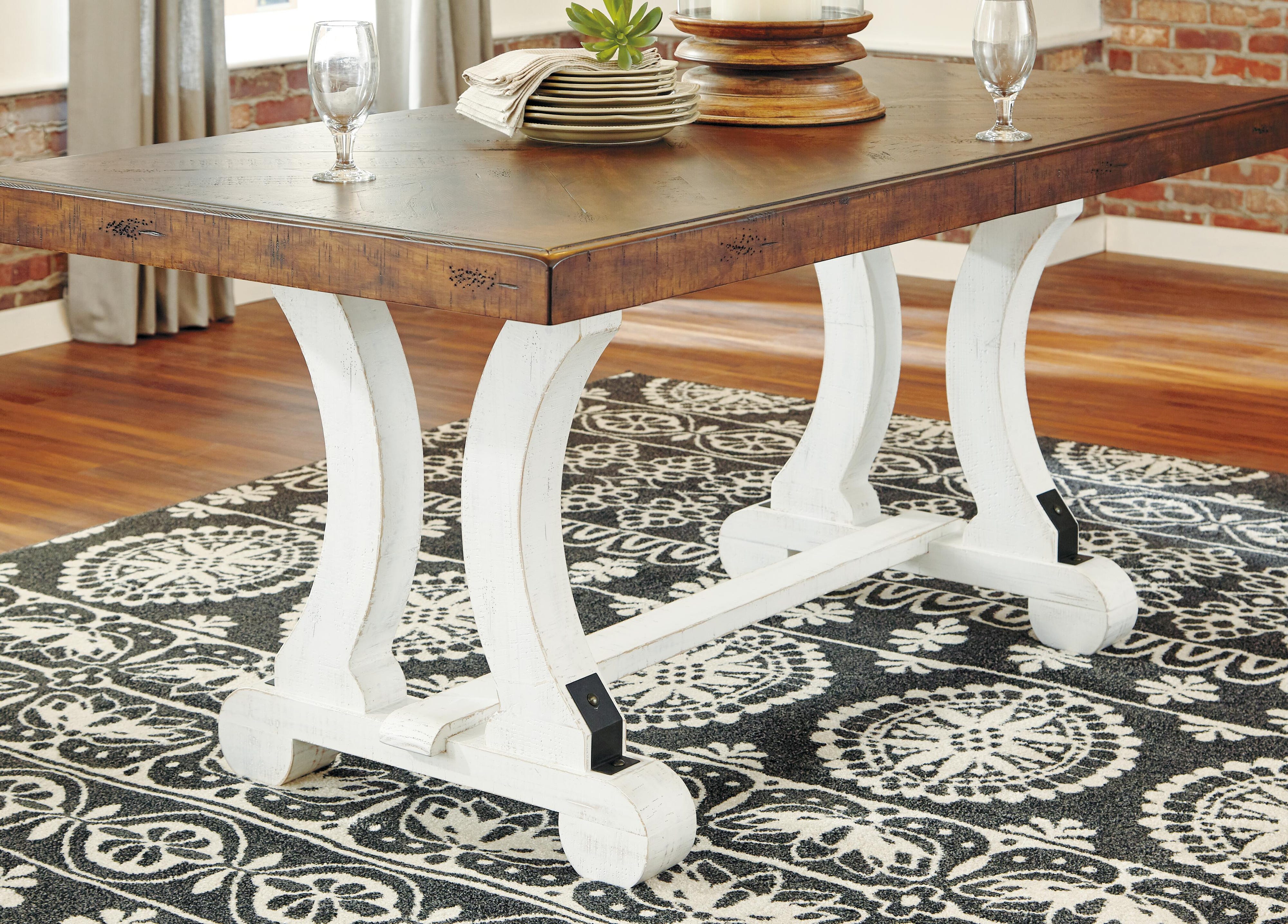Valebeck Extendable Dining Table and 6 Chairs