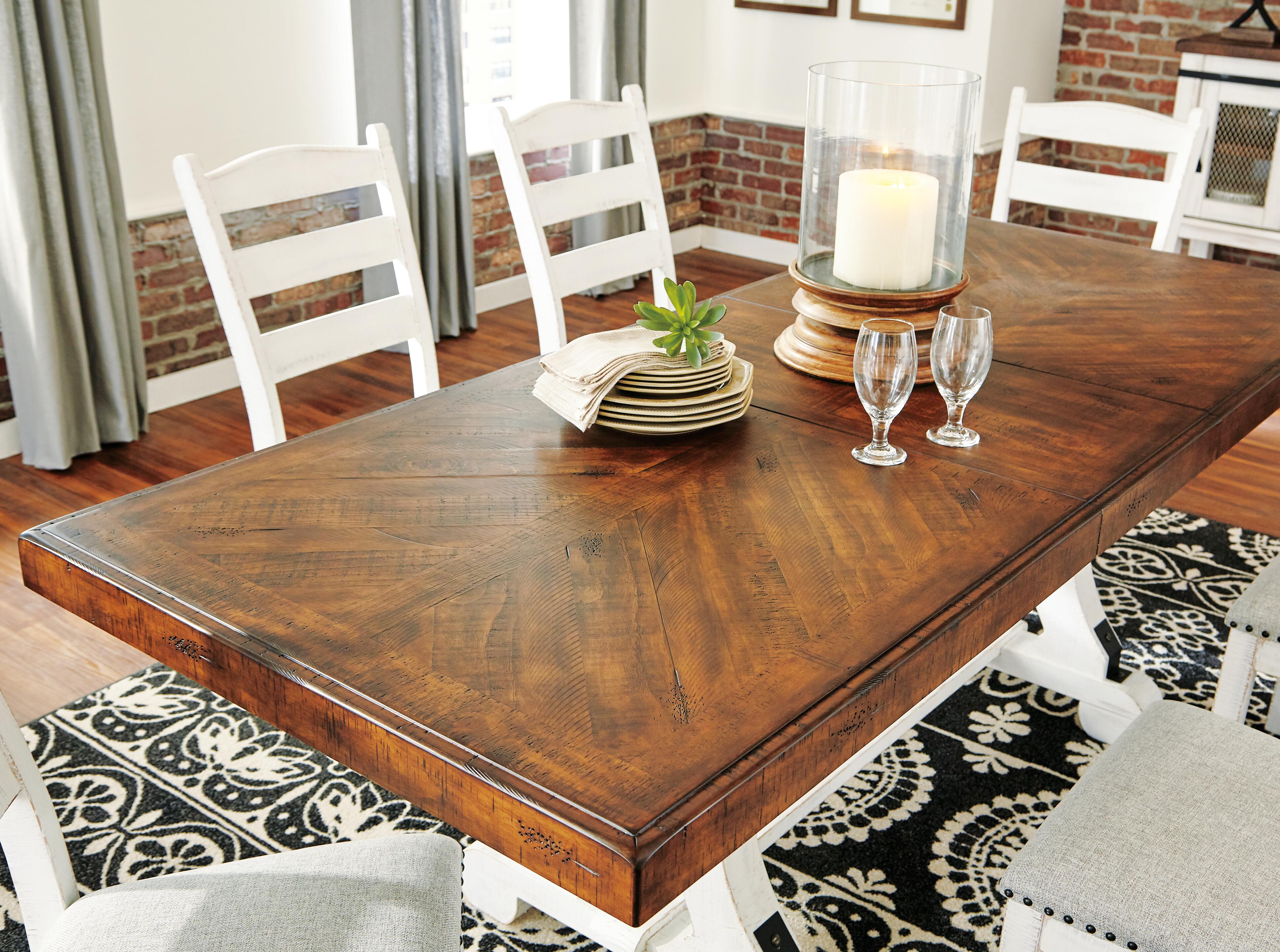 Valebeck Extendable Dining Table and 6 Chairs