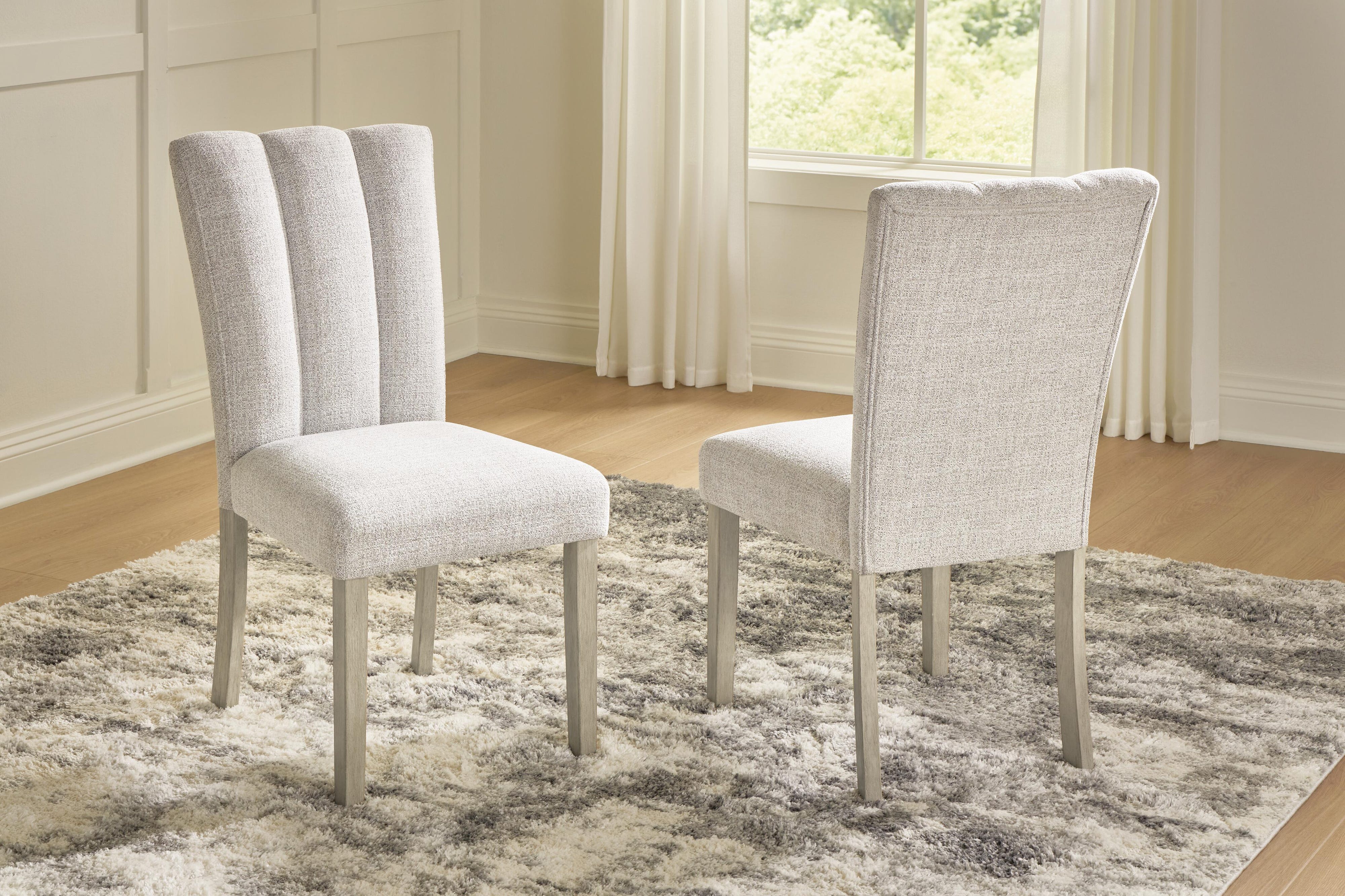 Larawyn Dining Chair (Set of 2)