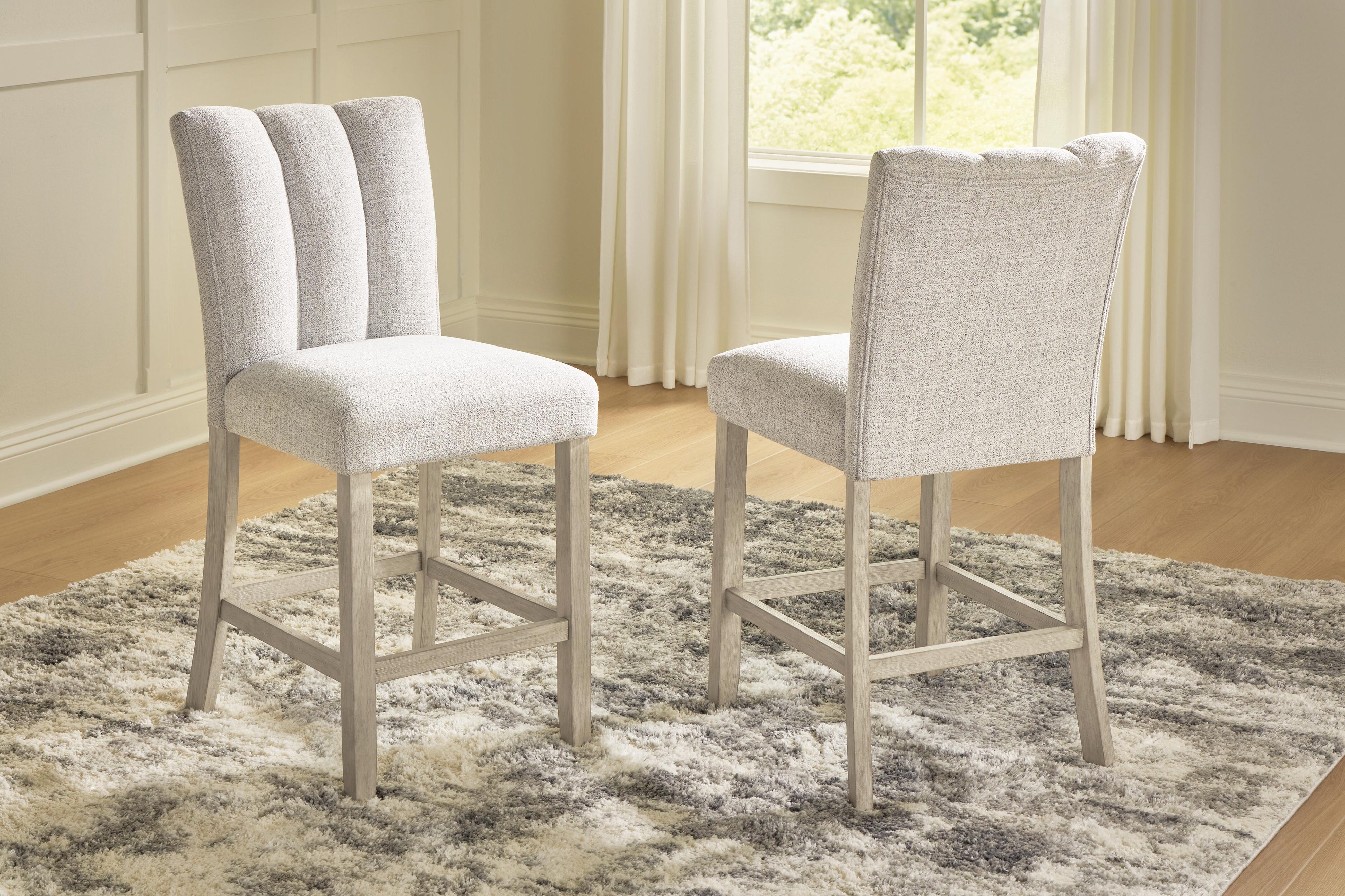 Larawyn Counter Height Barstool (Set of 2)