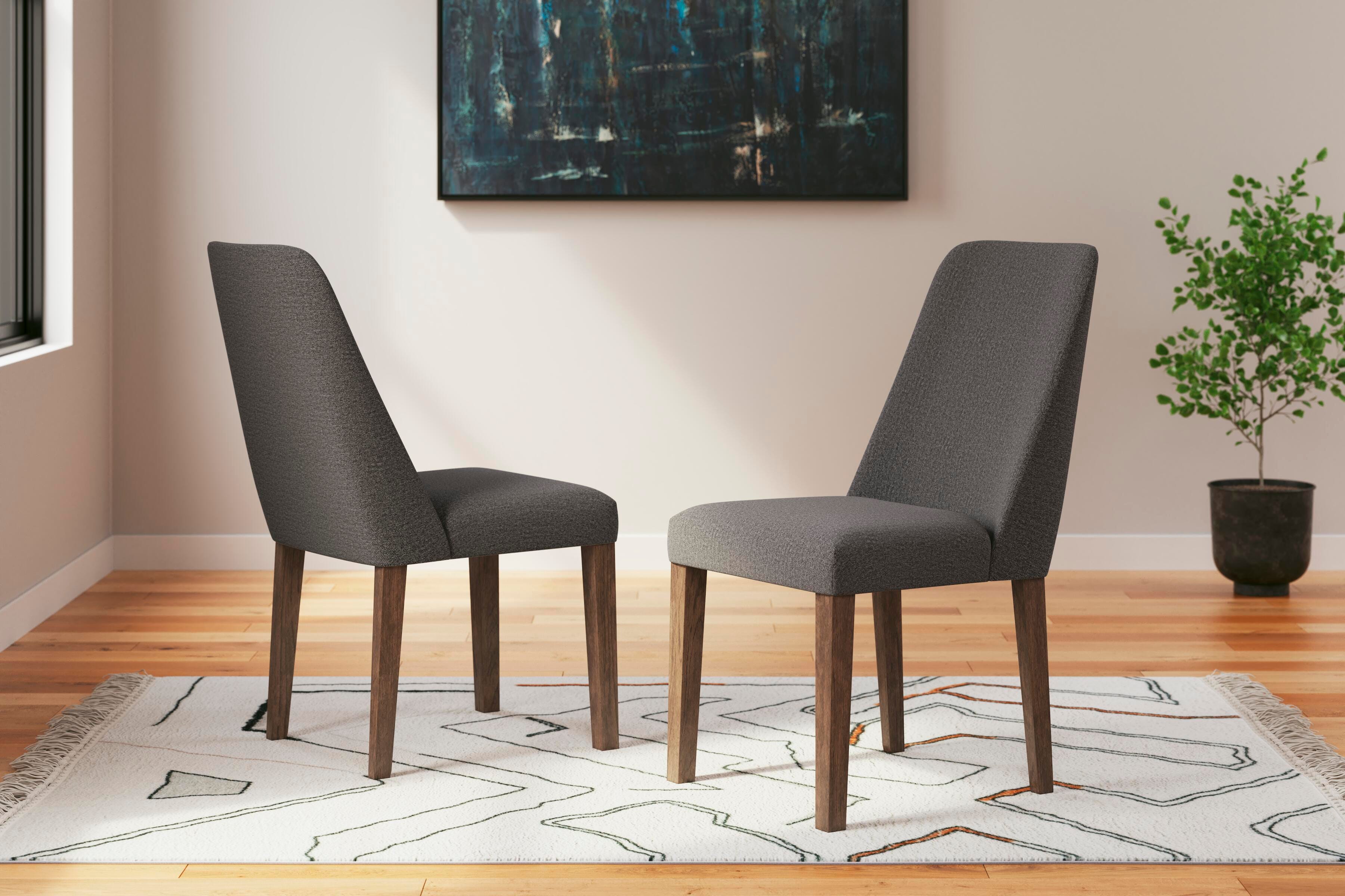 Lyncott Extension Dining Table and 6 Chairs