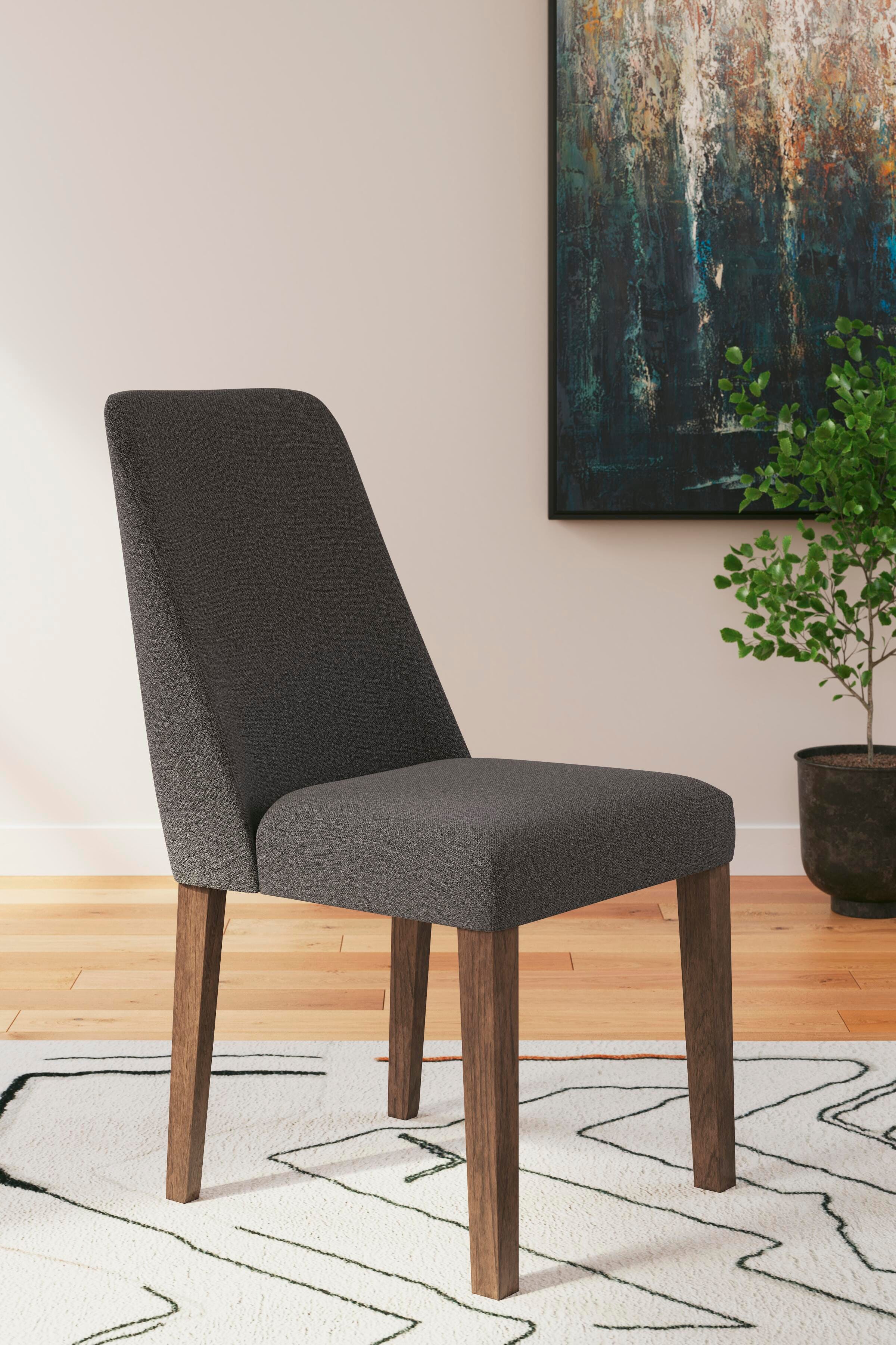 Lyncott Extendable Dining Table and 4 Chairs