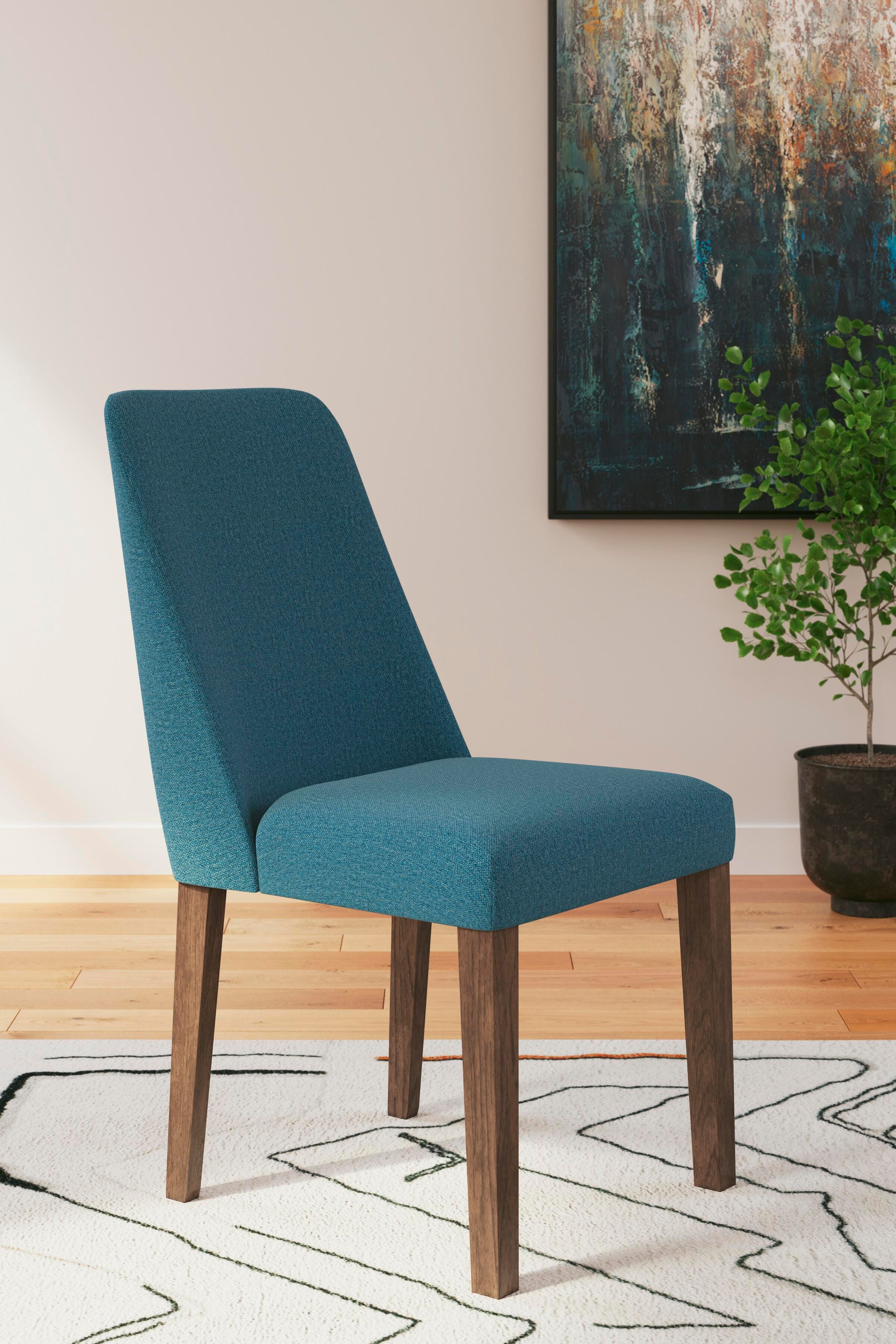 Lyncott Extendable Dining Table and 4 Chairs