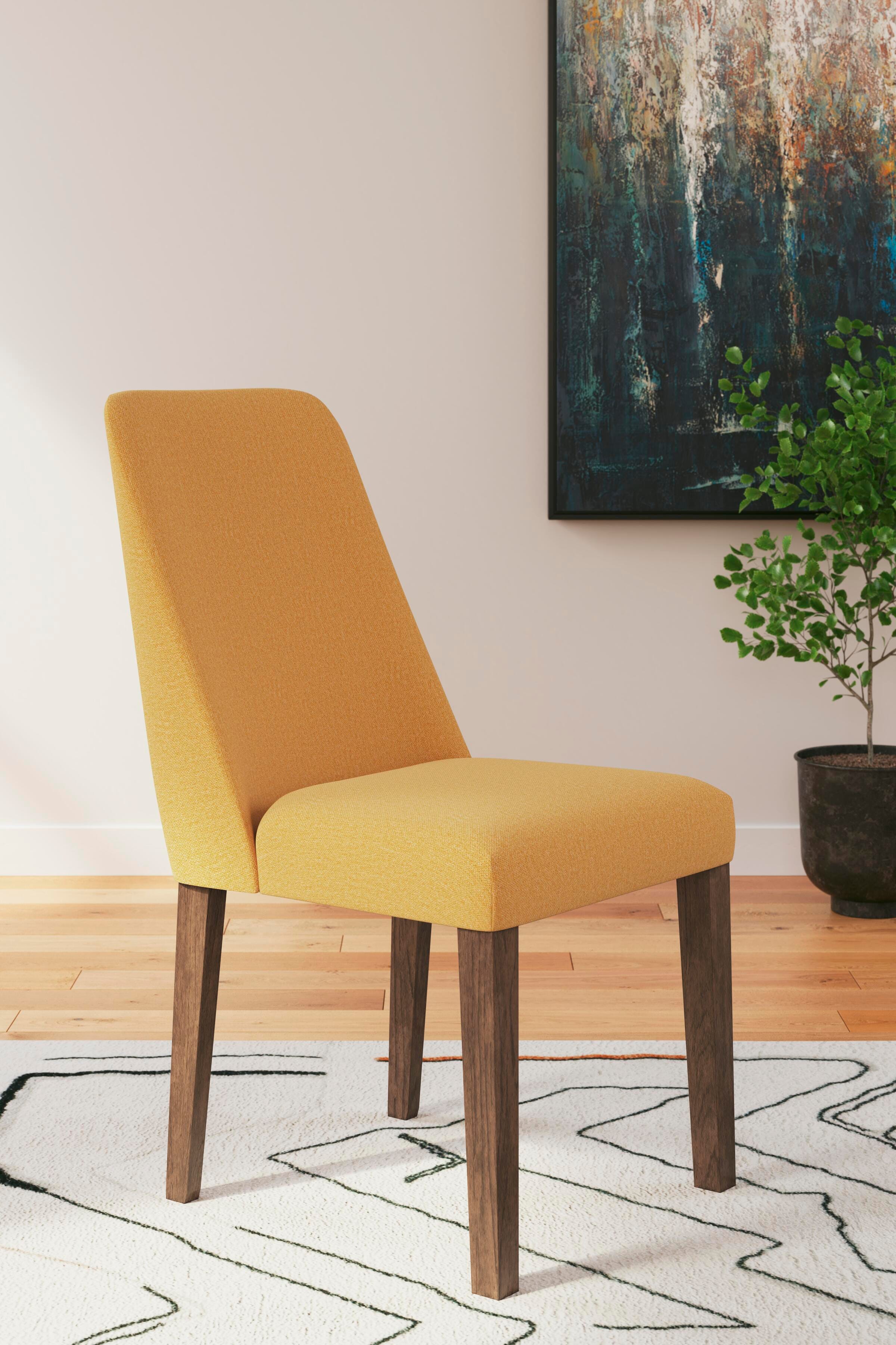 Lyncott Extension Dining Table and 6 Chairs