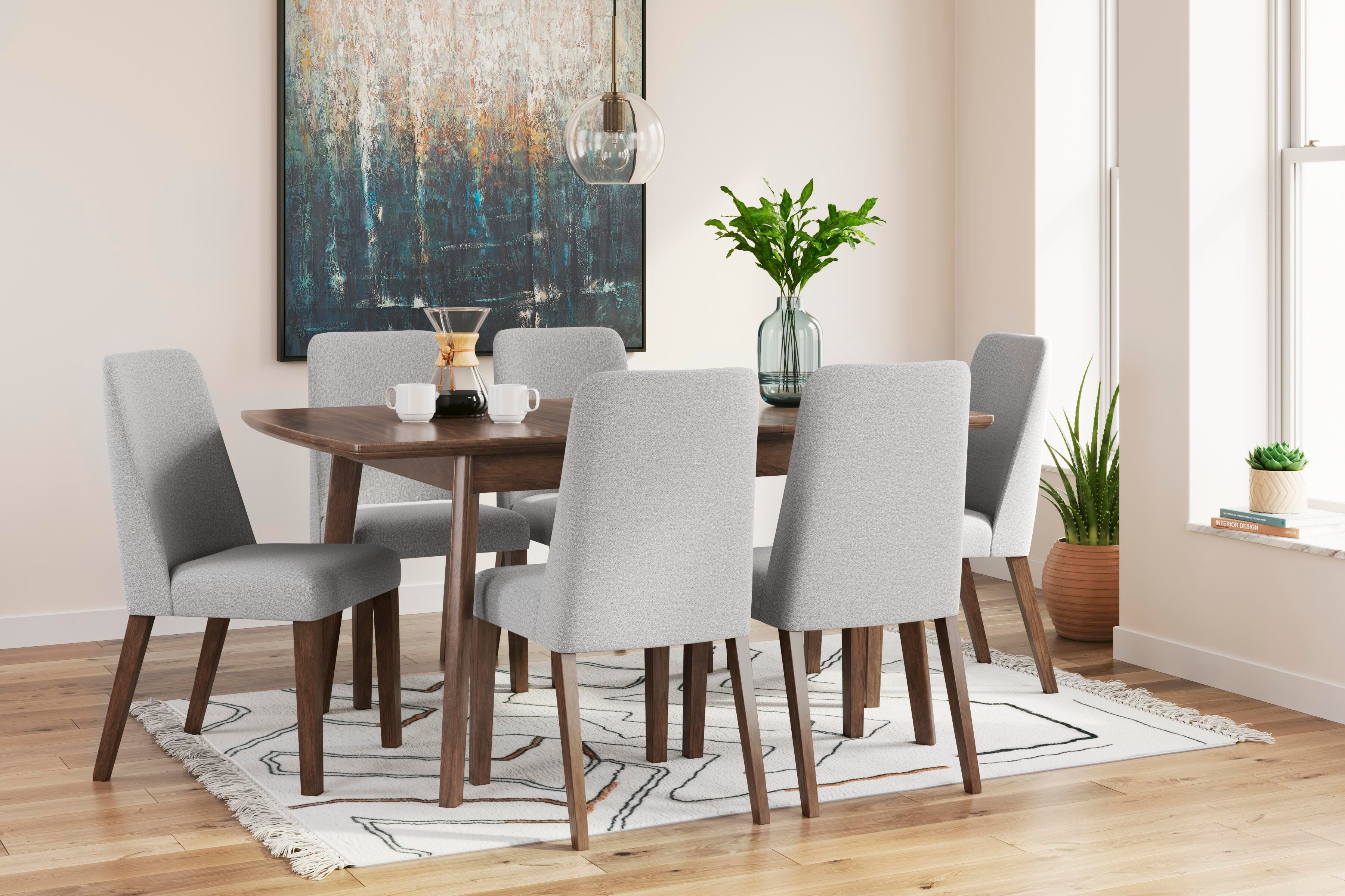 Lyncott Extension Dining Table and 6 Chairs