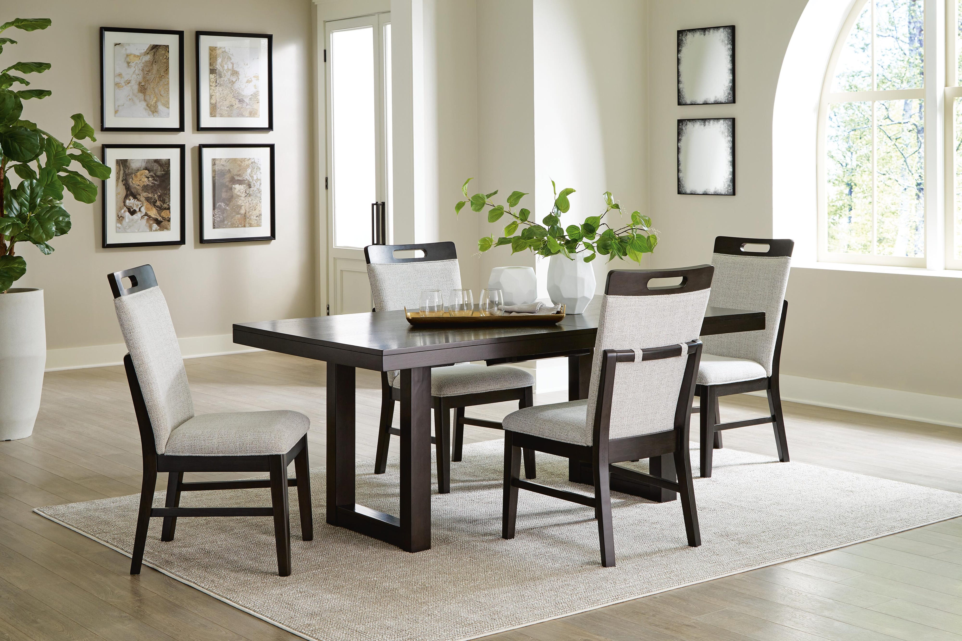 Neymorton Extendable Dining Table and 4 Chairs