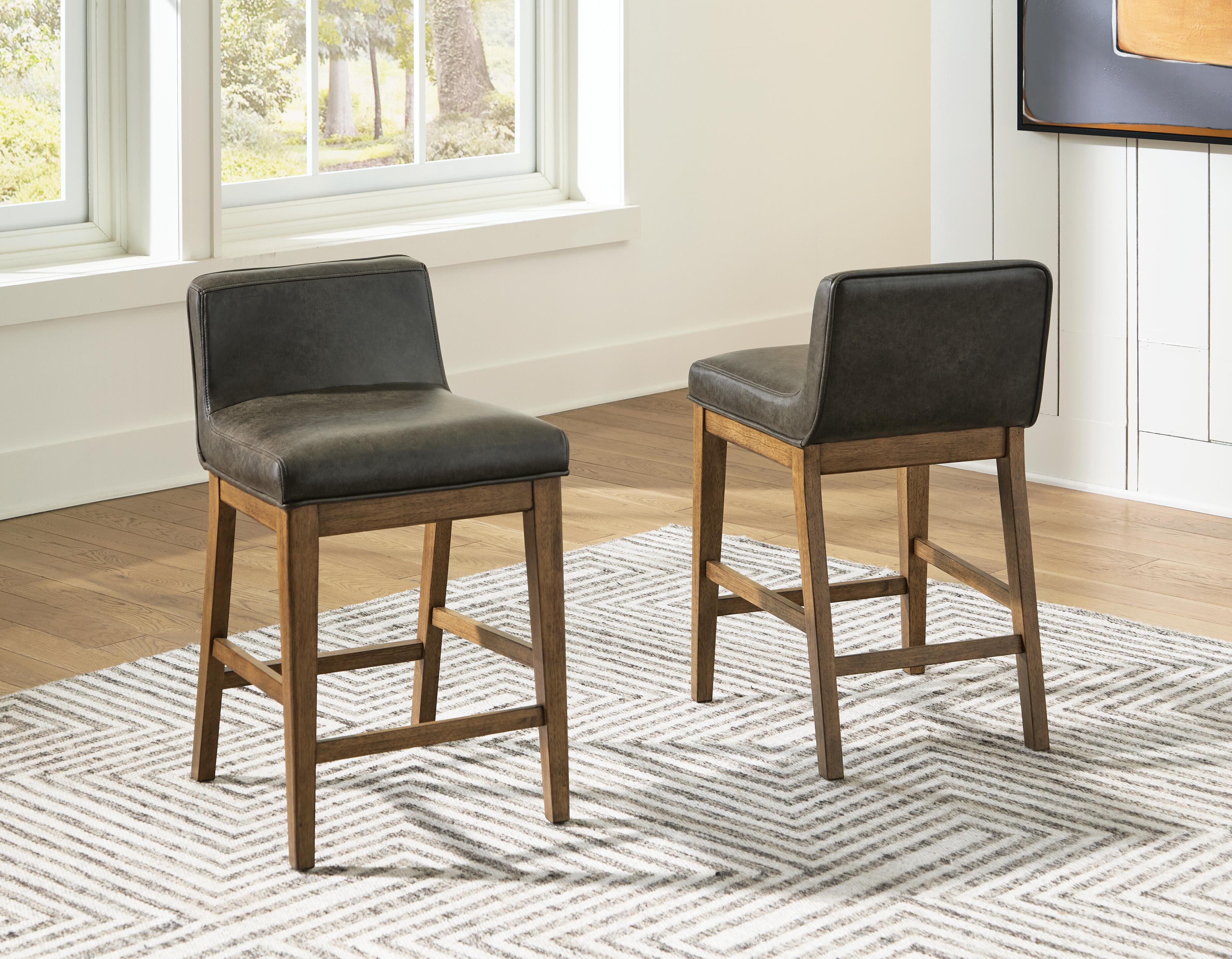 Cabalynn Counter Height Dining Table and 4 Barstools with Storage