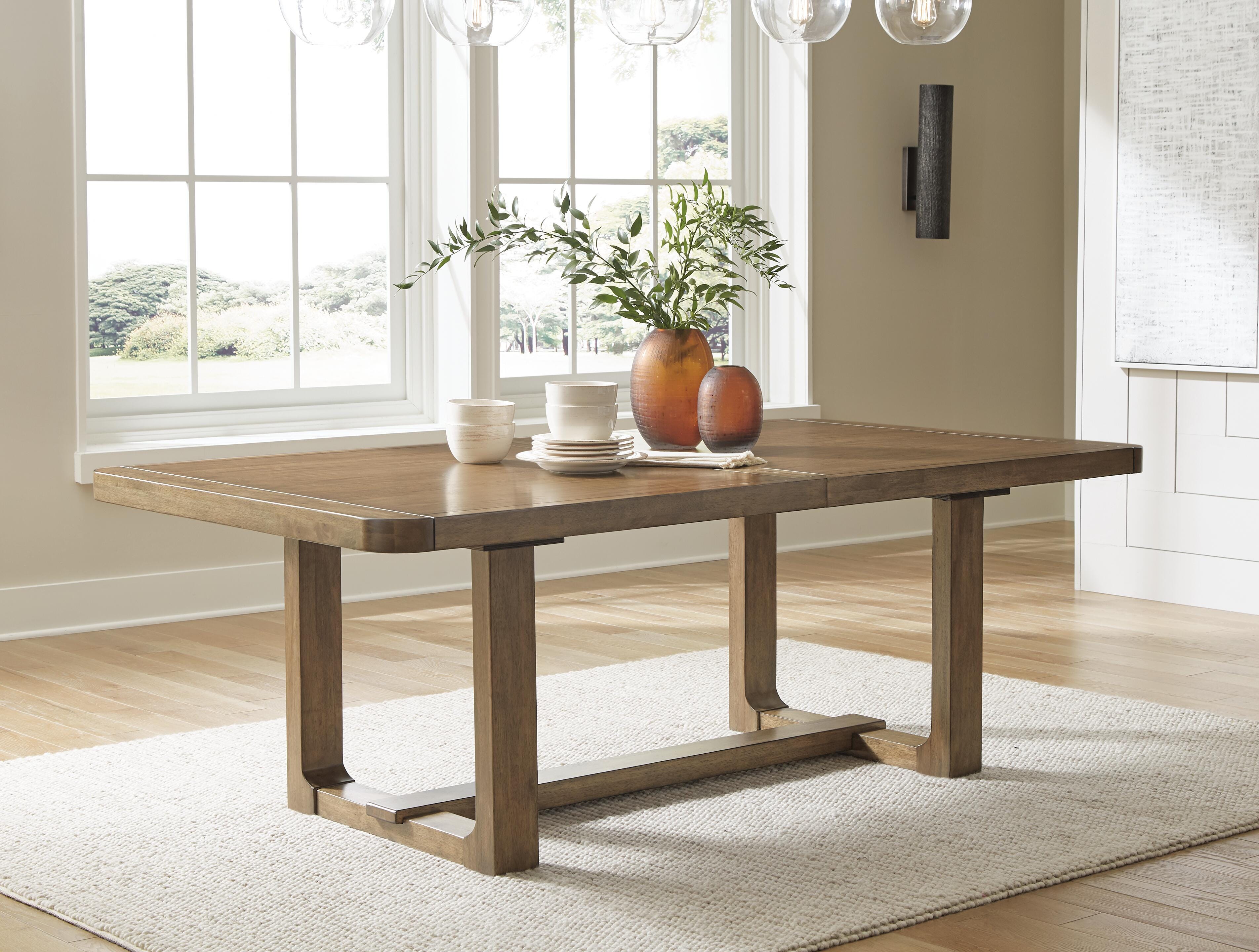 Cabalynn Extension Dining Table and 4 Chairs
