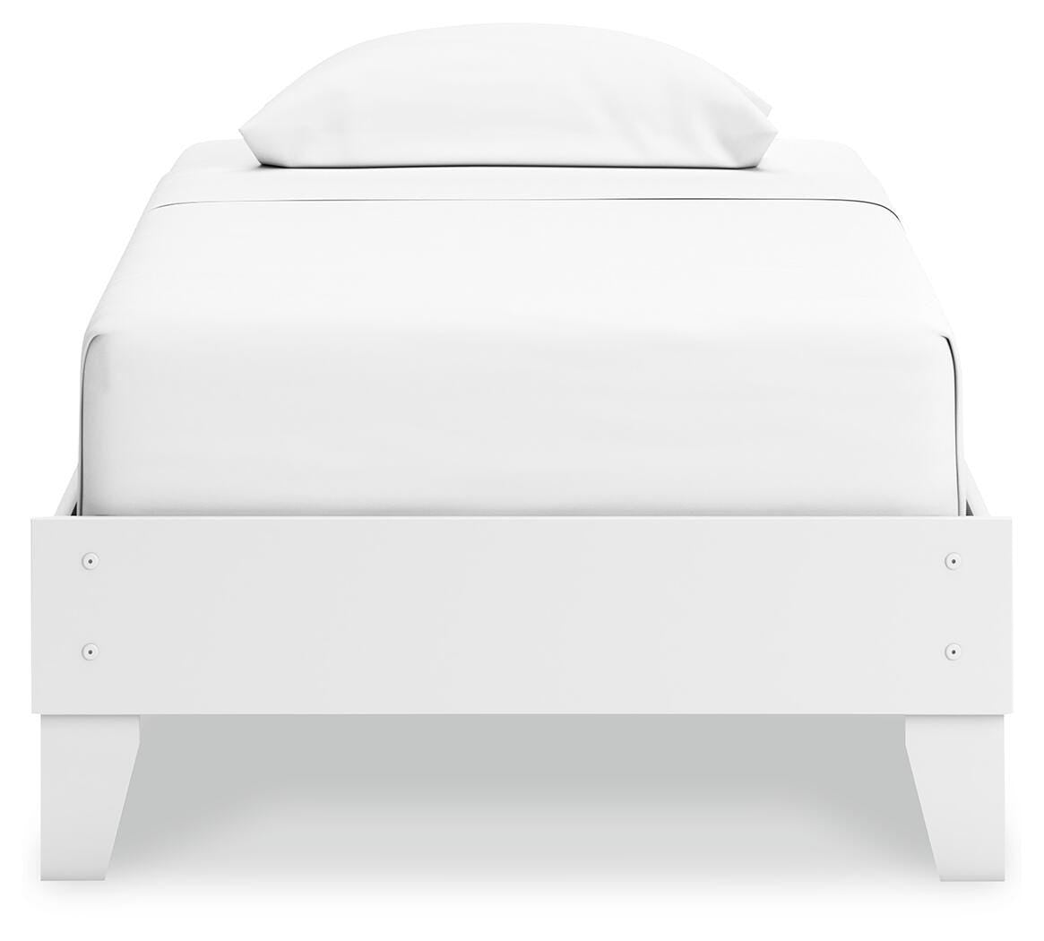 Hallityn Platform Bed and Dresser