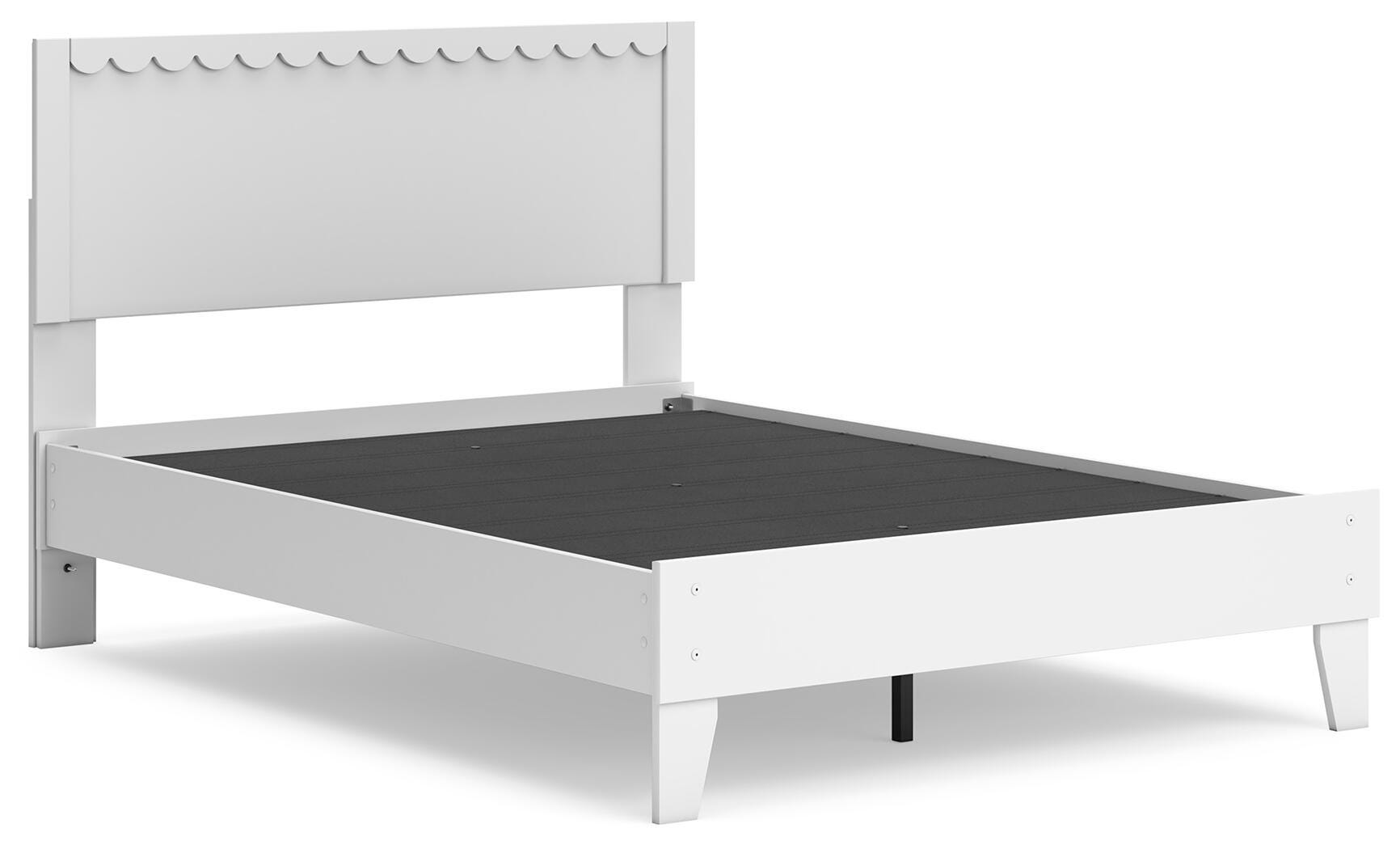 Hallityn Panel Platform Bed, Dresser and Chest