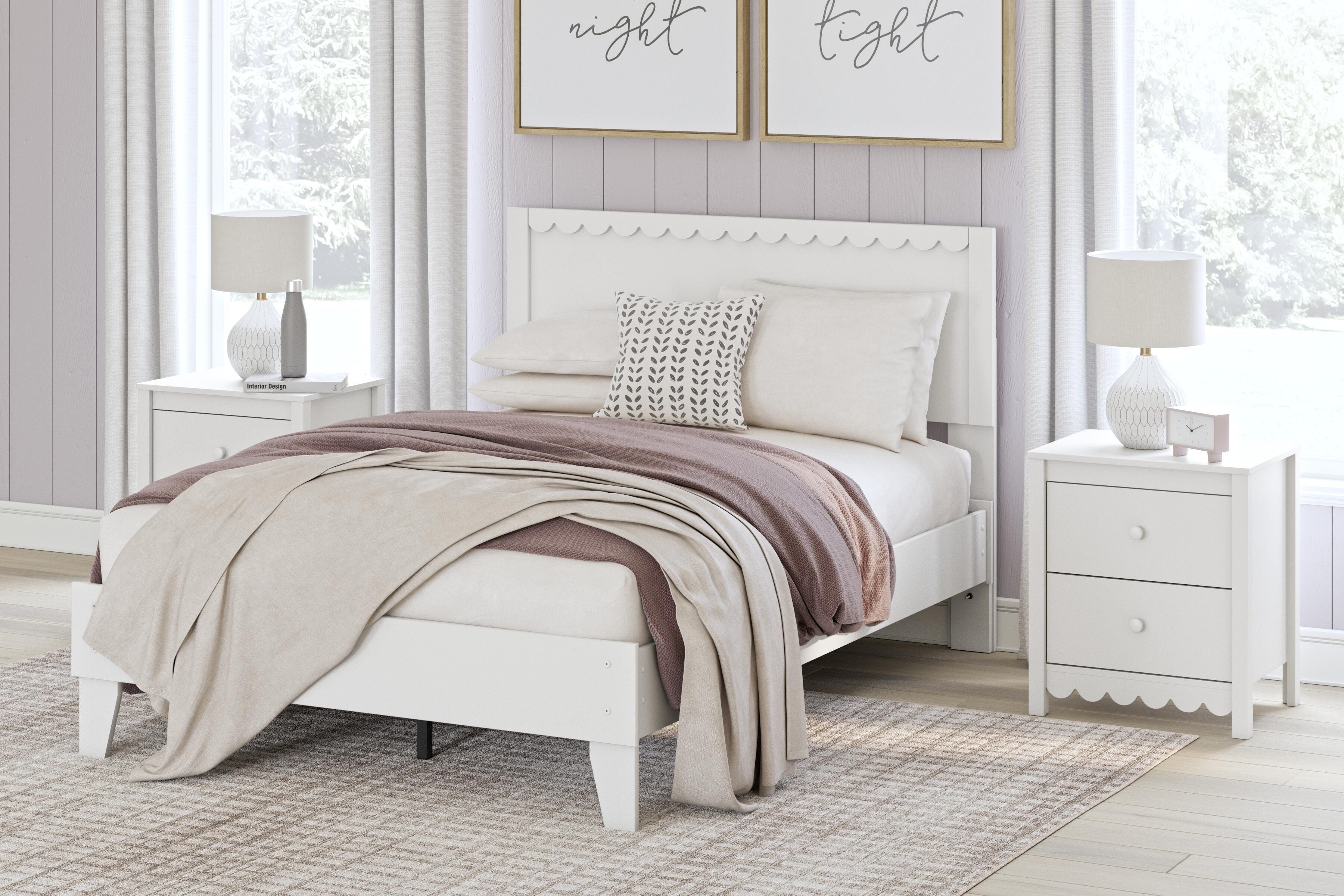 Hallityn Panel Platform Bed, Dresser and Chest