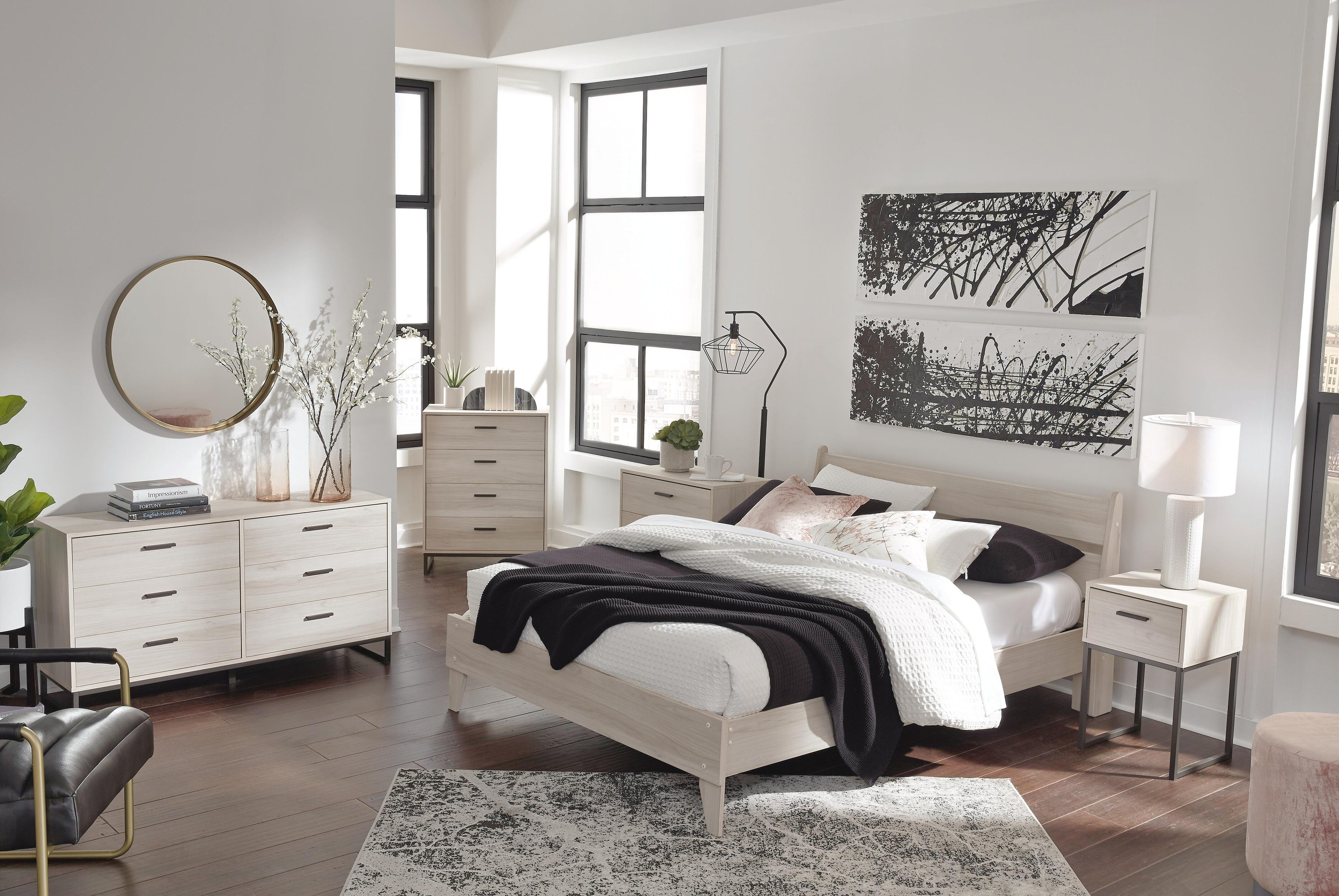 Socalle Panel Platform Bed