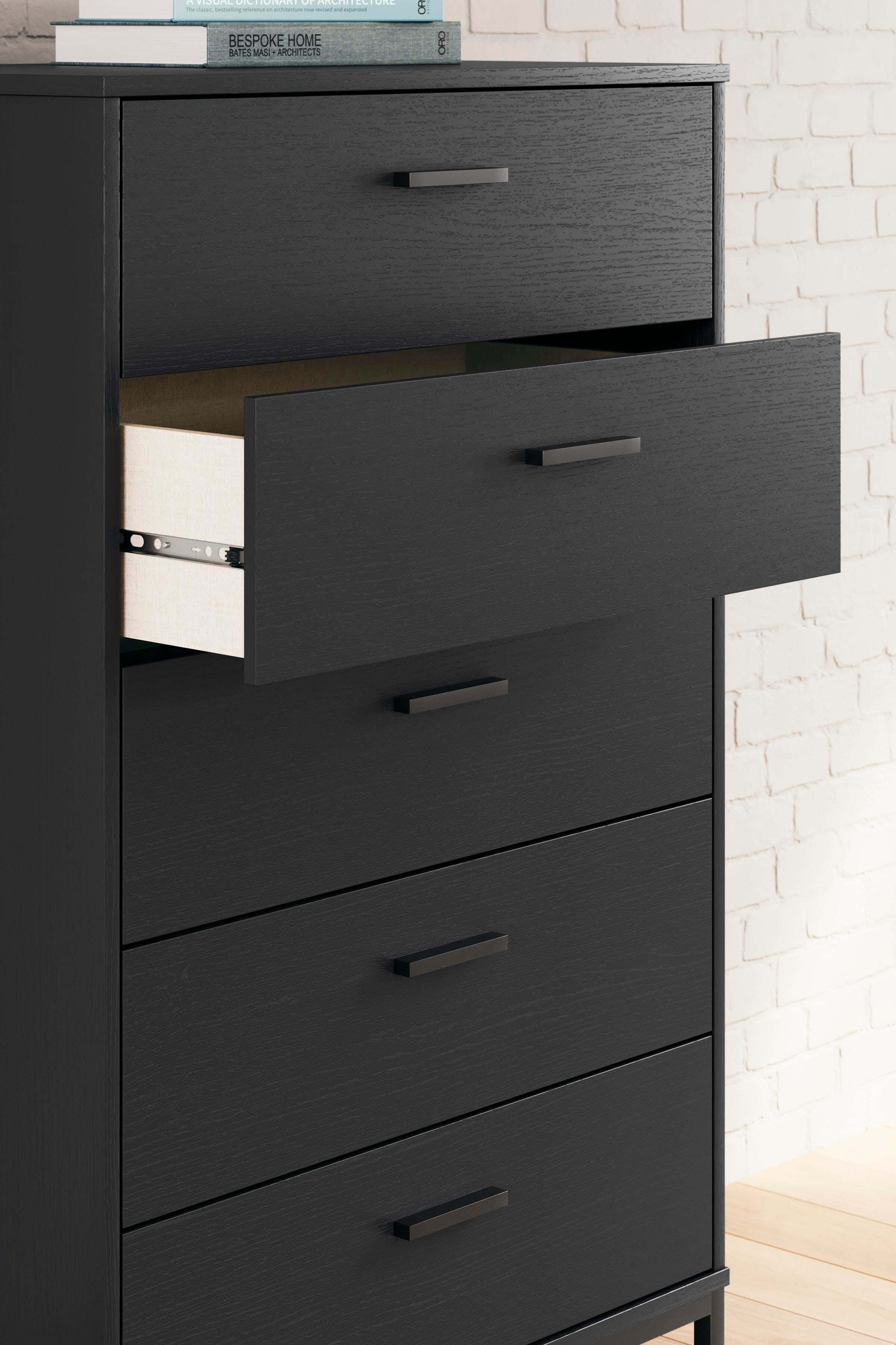 Socalle Platform Bed, Dresser and Chest
