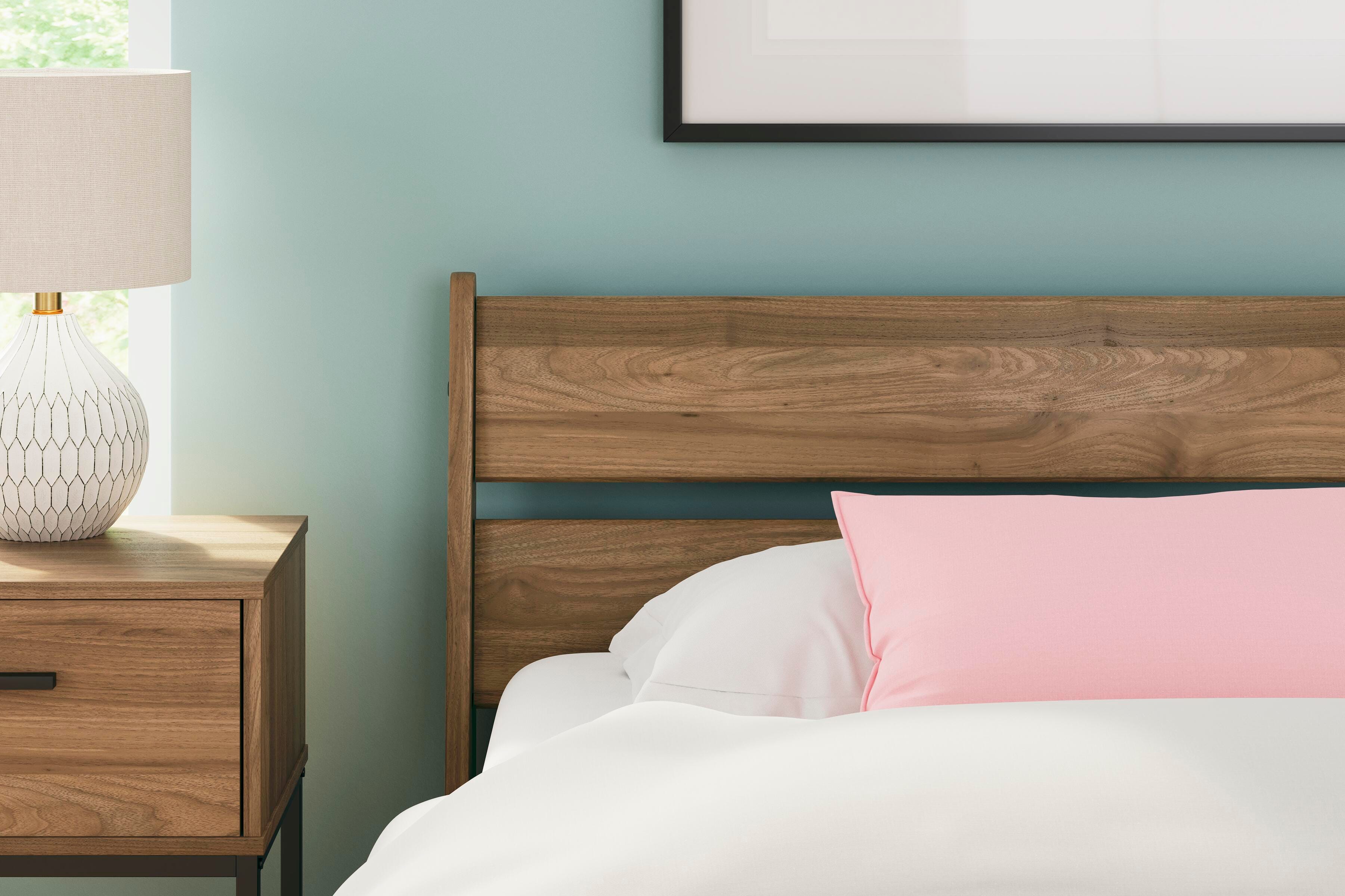 Deanlow Panel Headboard, Dresser and 2 Nightstands