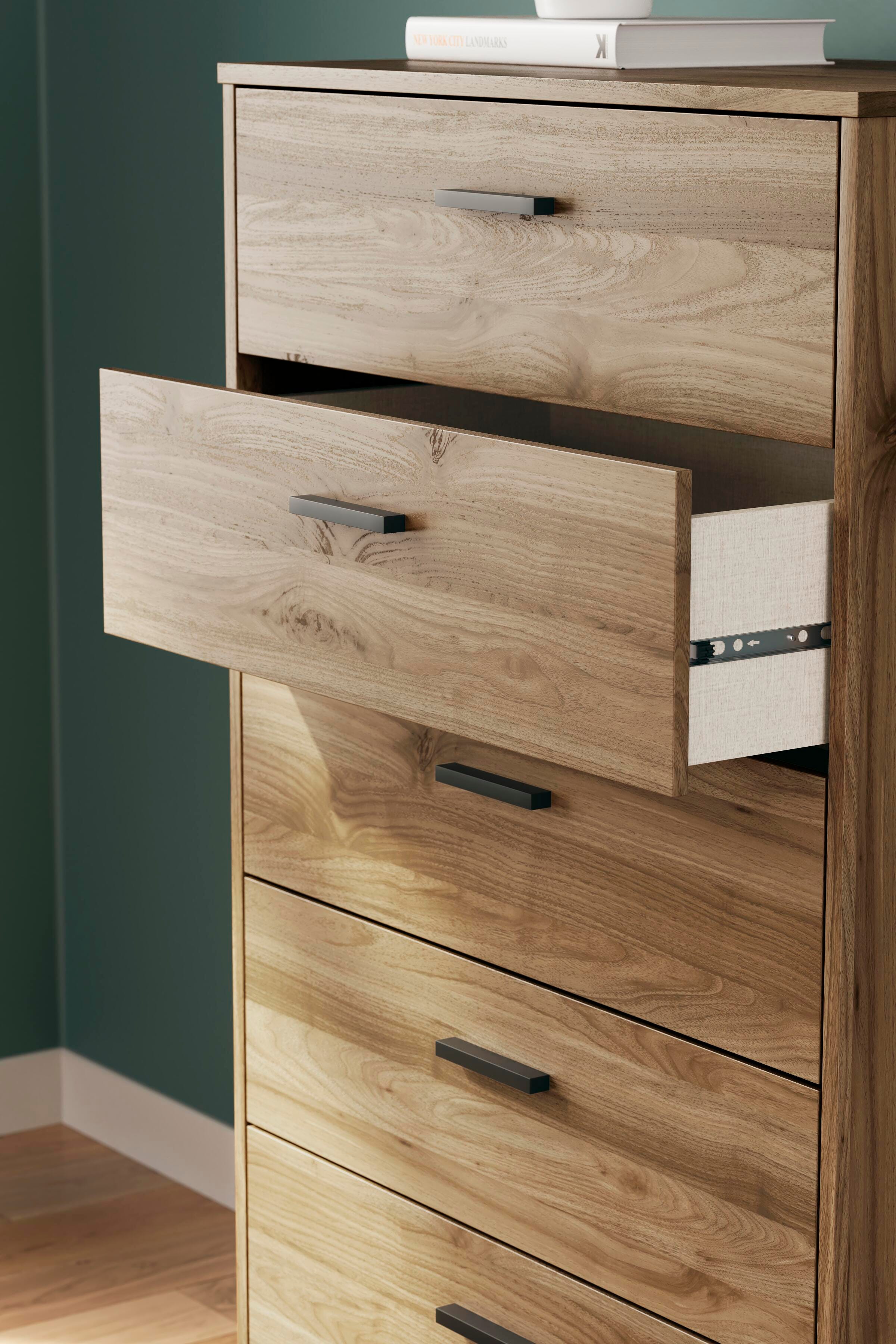 Deanlow Platform Bed, Dresser, Chest and 2 Nightstands