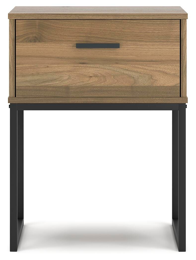 Deanlow Platform Bed and 2 Nightstands