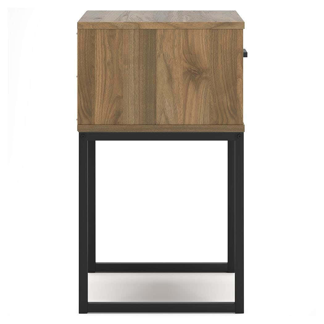 Deanlow Platform Panel Bed and 2 Nightstands
