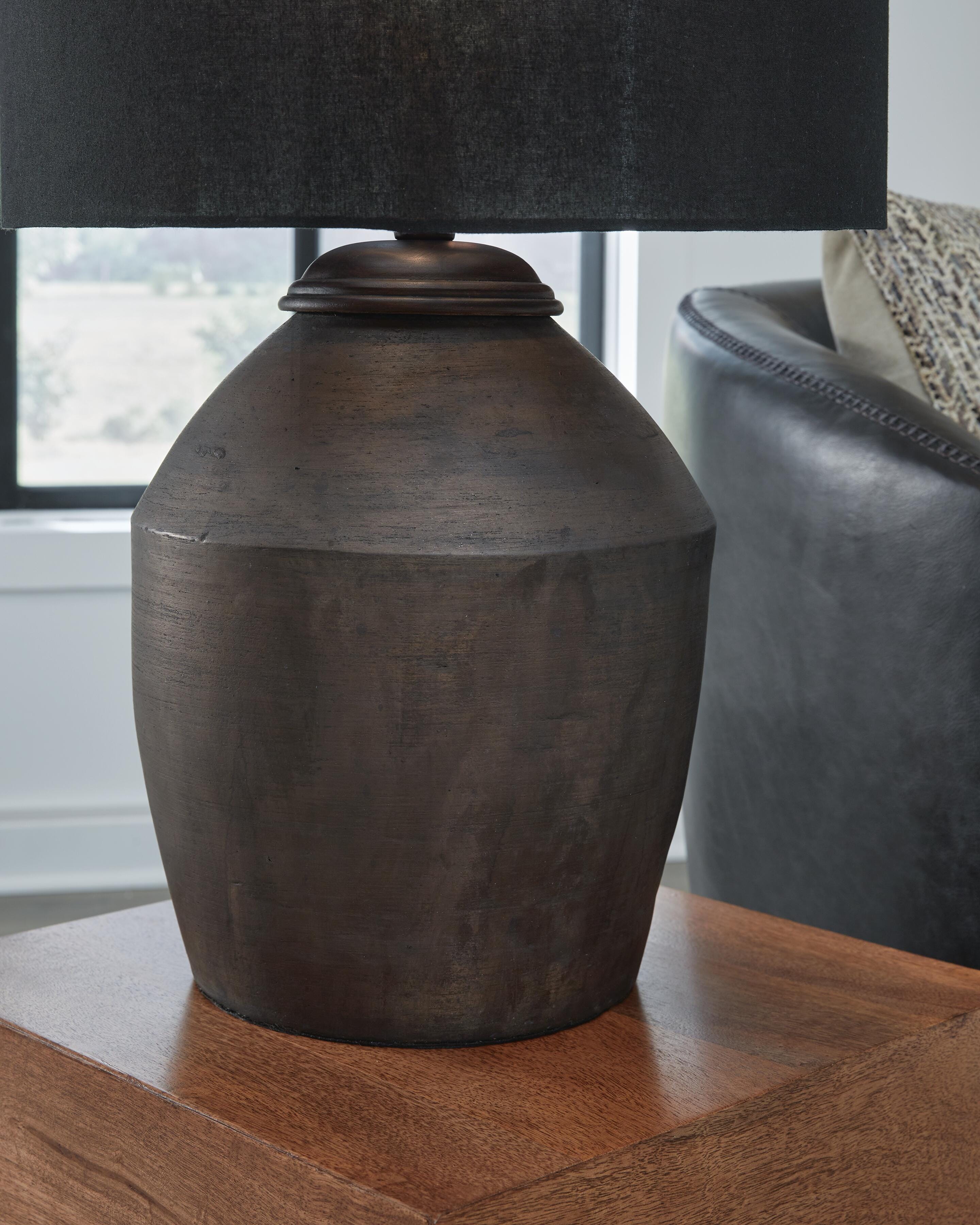 Naareman Table Lamp