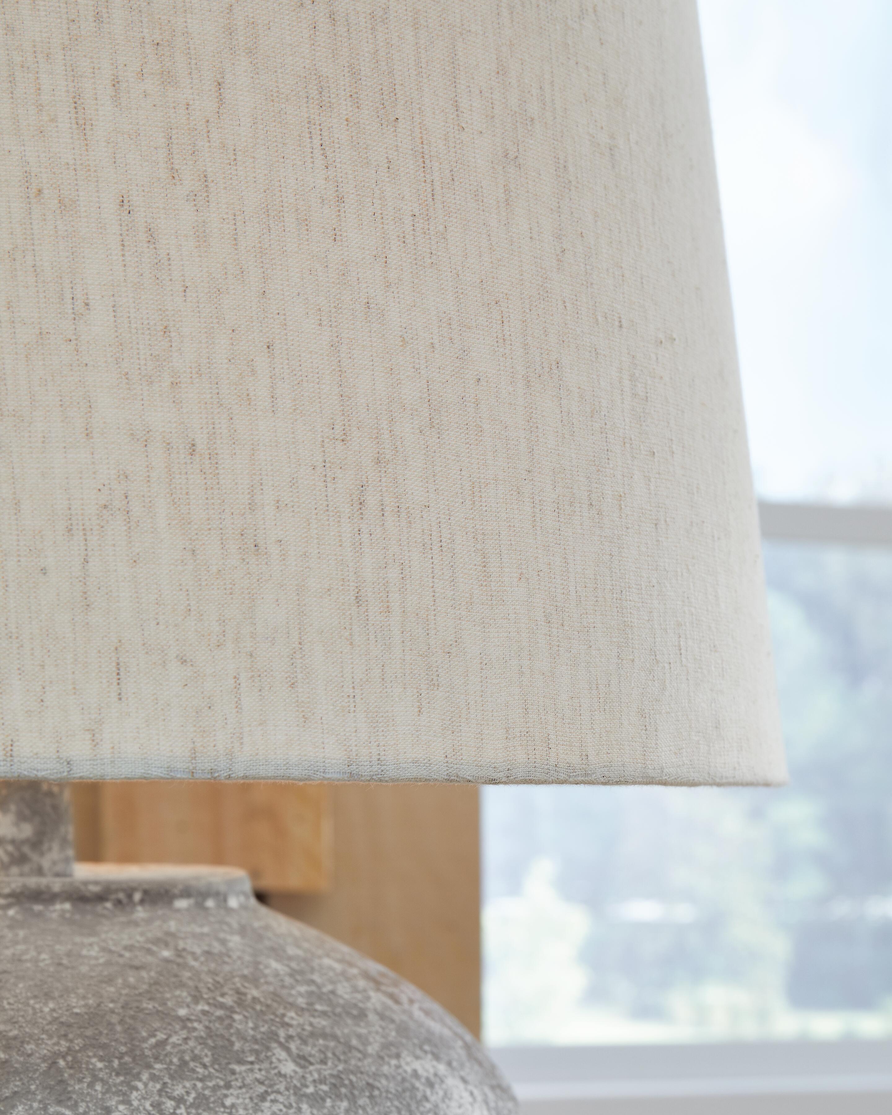 Dreward Table Lamp (Set of 2)