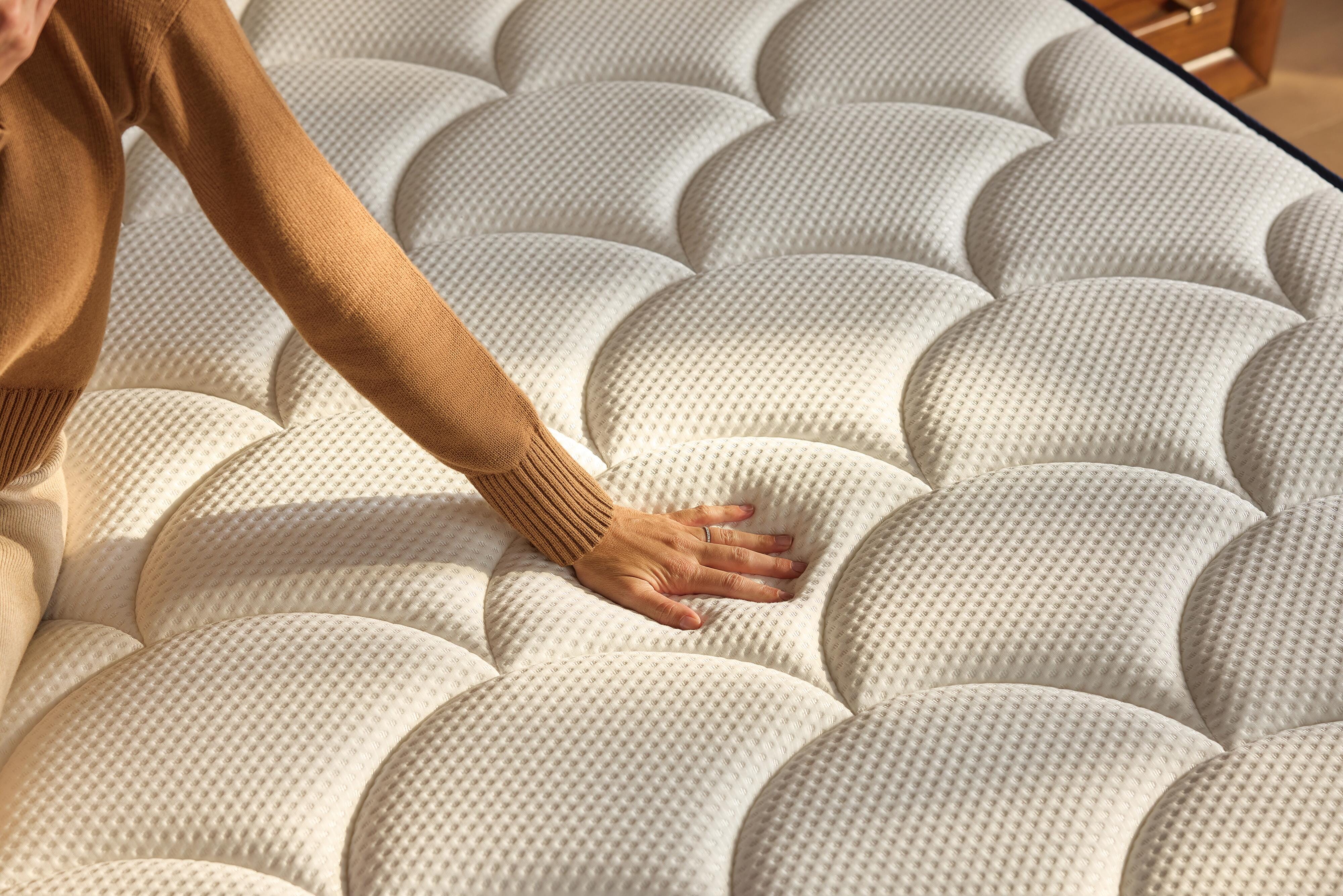 DreamCloud Classic Hybrid Mattress