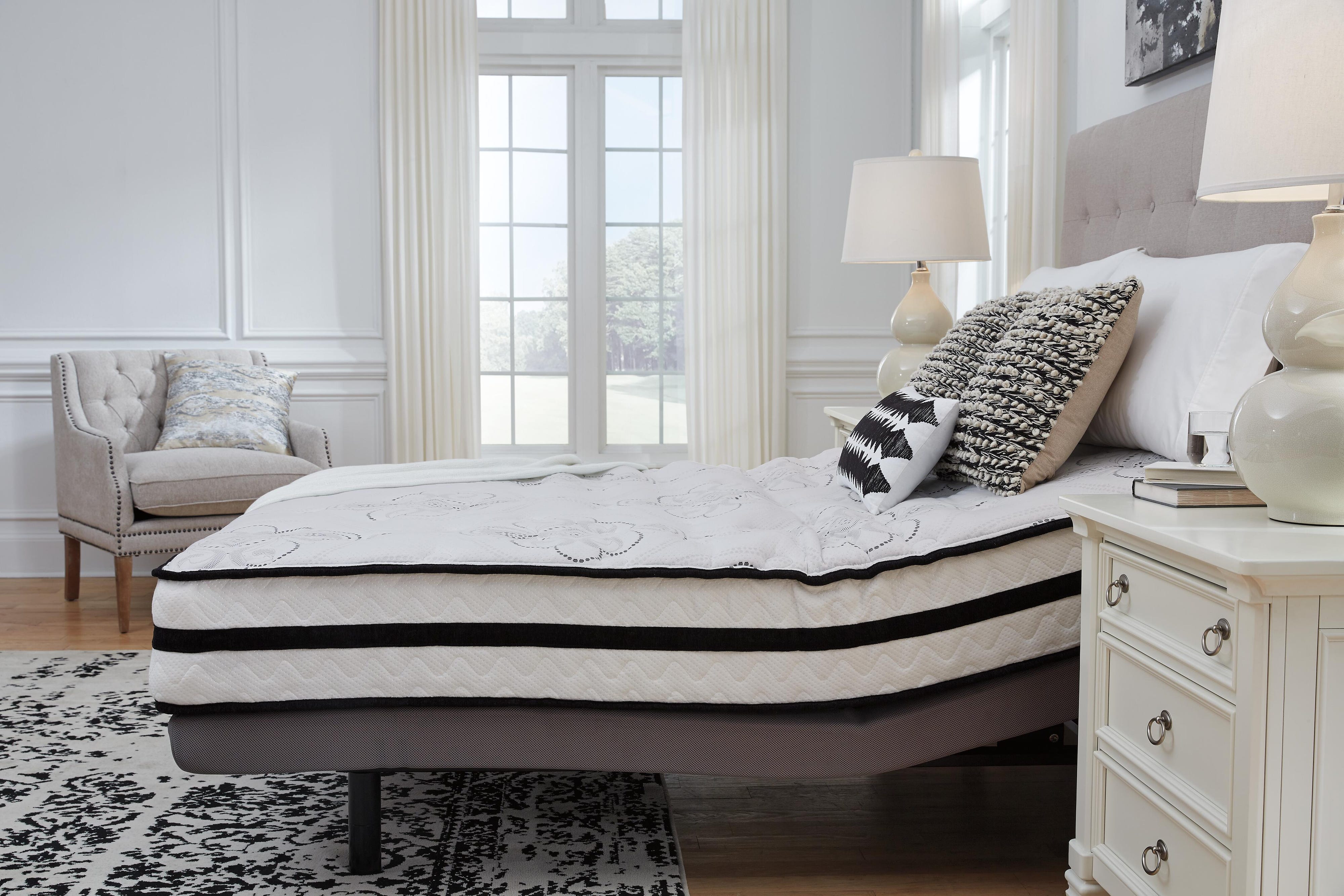 Chime 10 Inch Hybrid Mattress in a Box