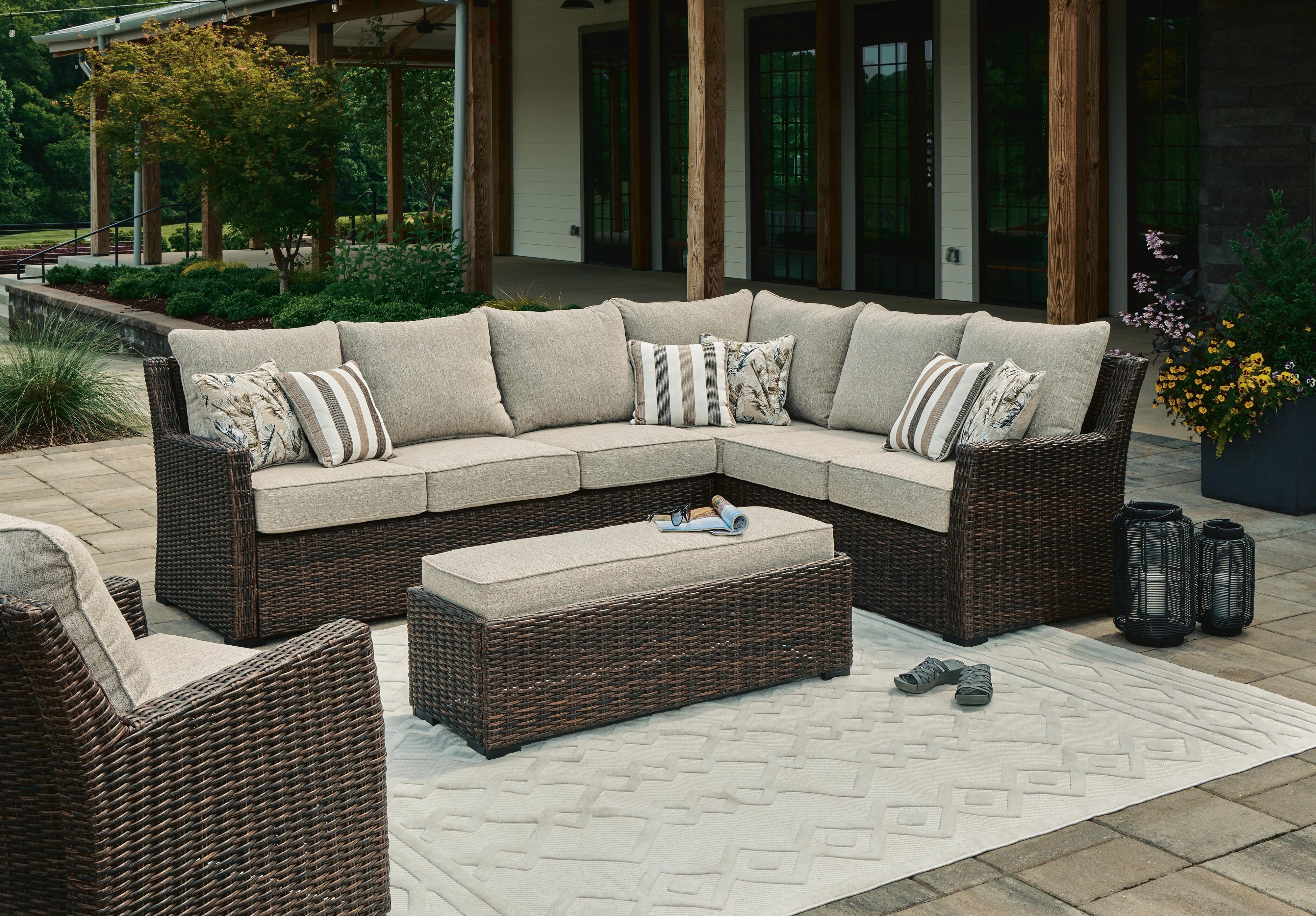 Brook Ranch 3-Piece Outdoor Sectional with Chair