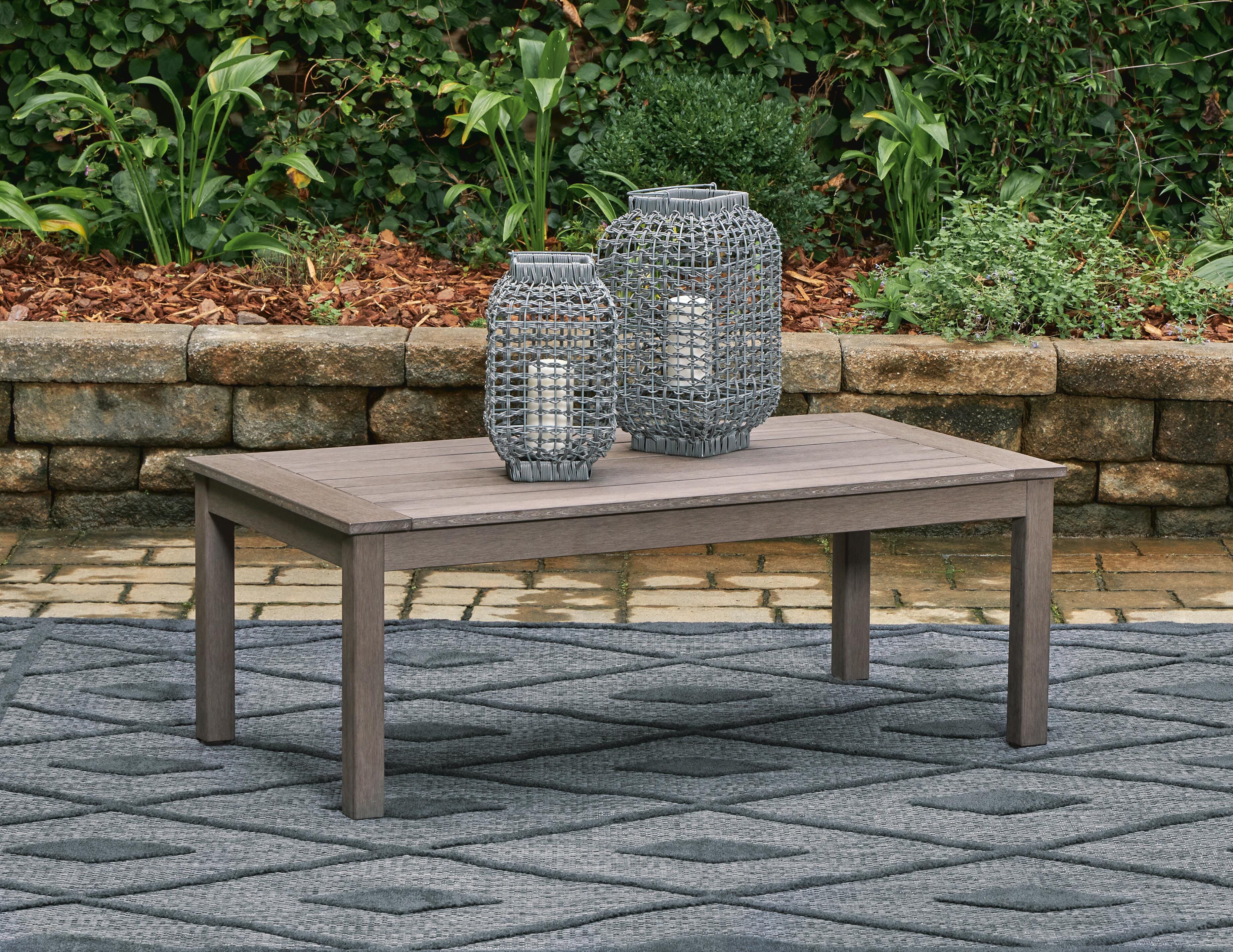 Hillside Barn Outdoor Sofa and 2 Chairs with Coffee Table