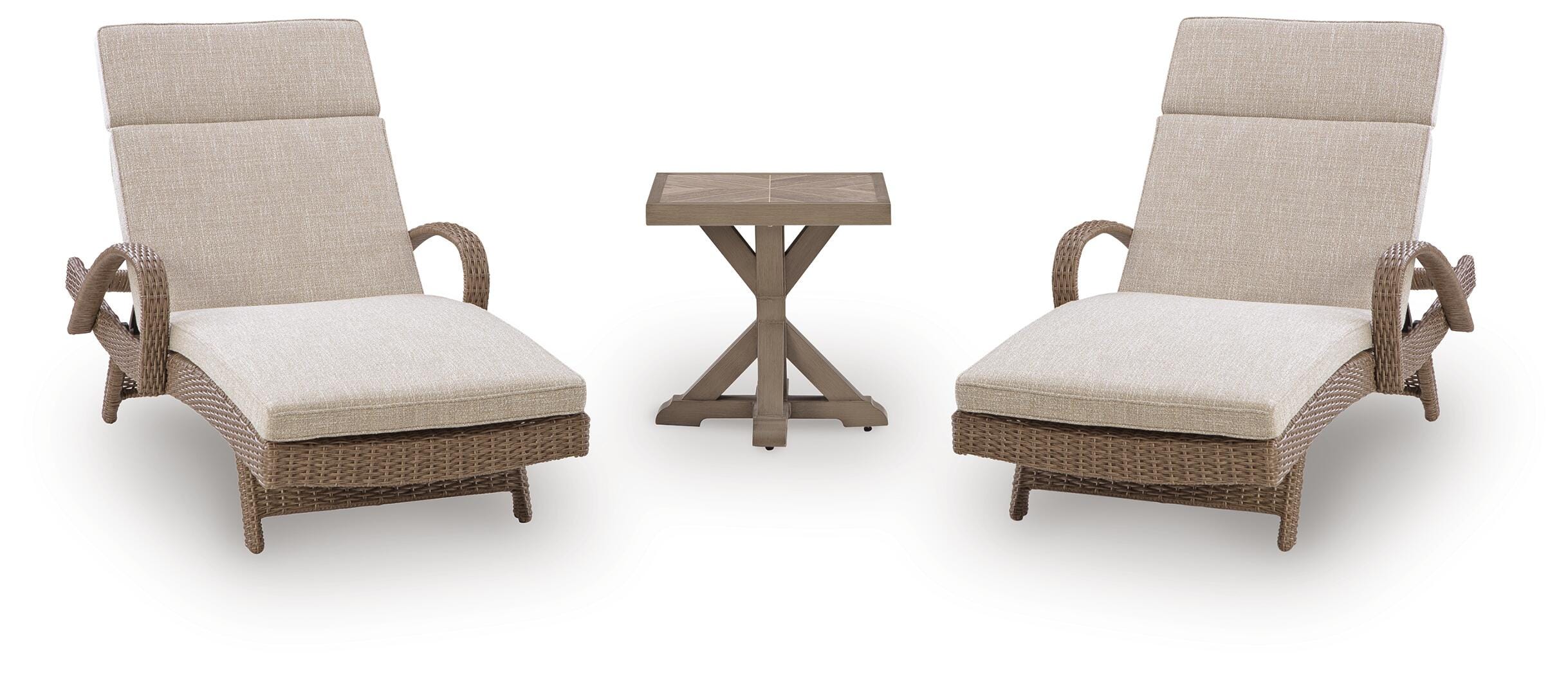Laguna Heights 2 Outdoor Lounge Chairs with End Table