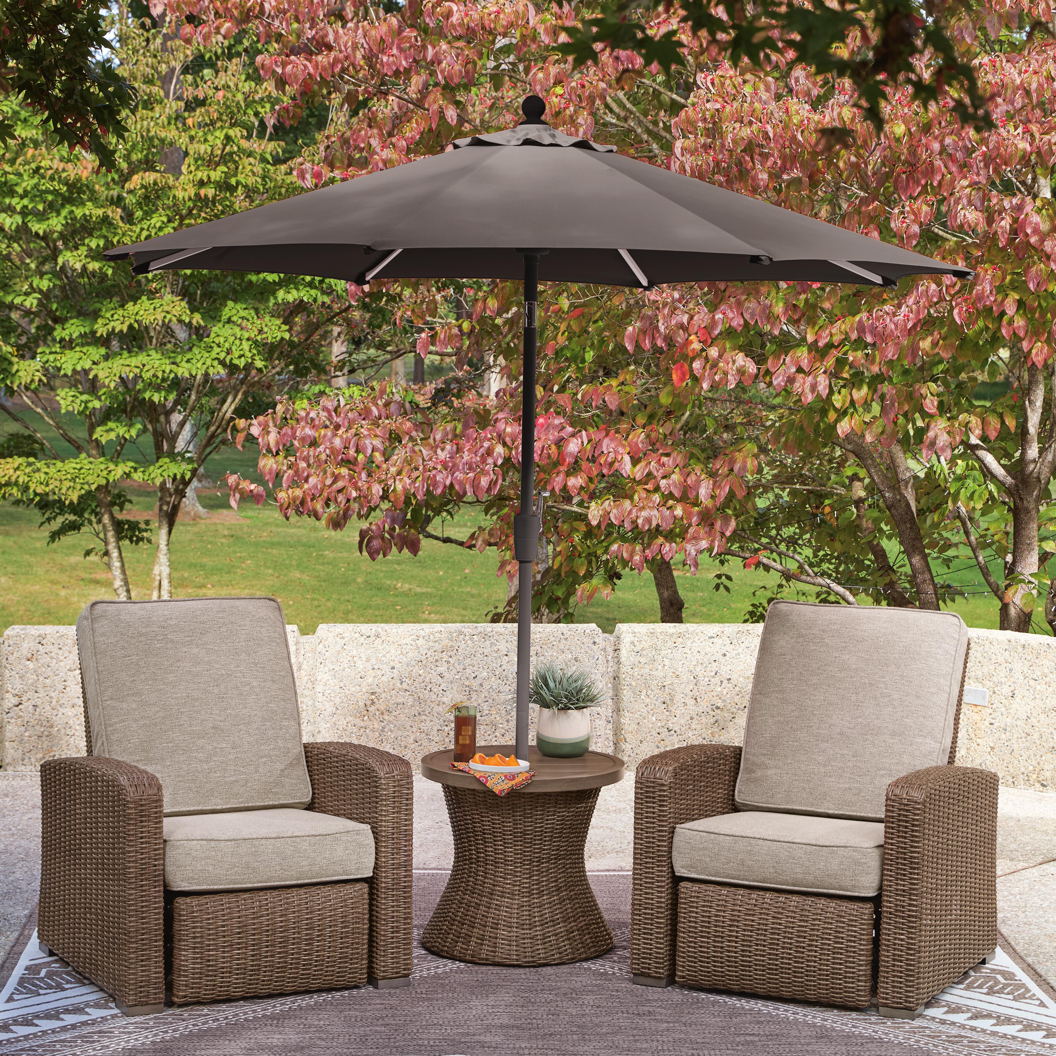 Laguna Heights 2 Outdoor Recliners and End Table