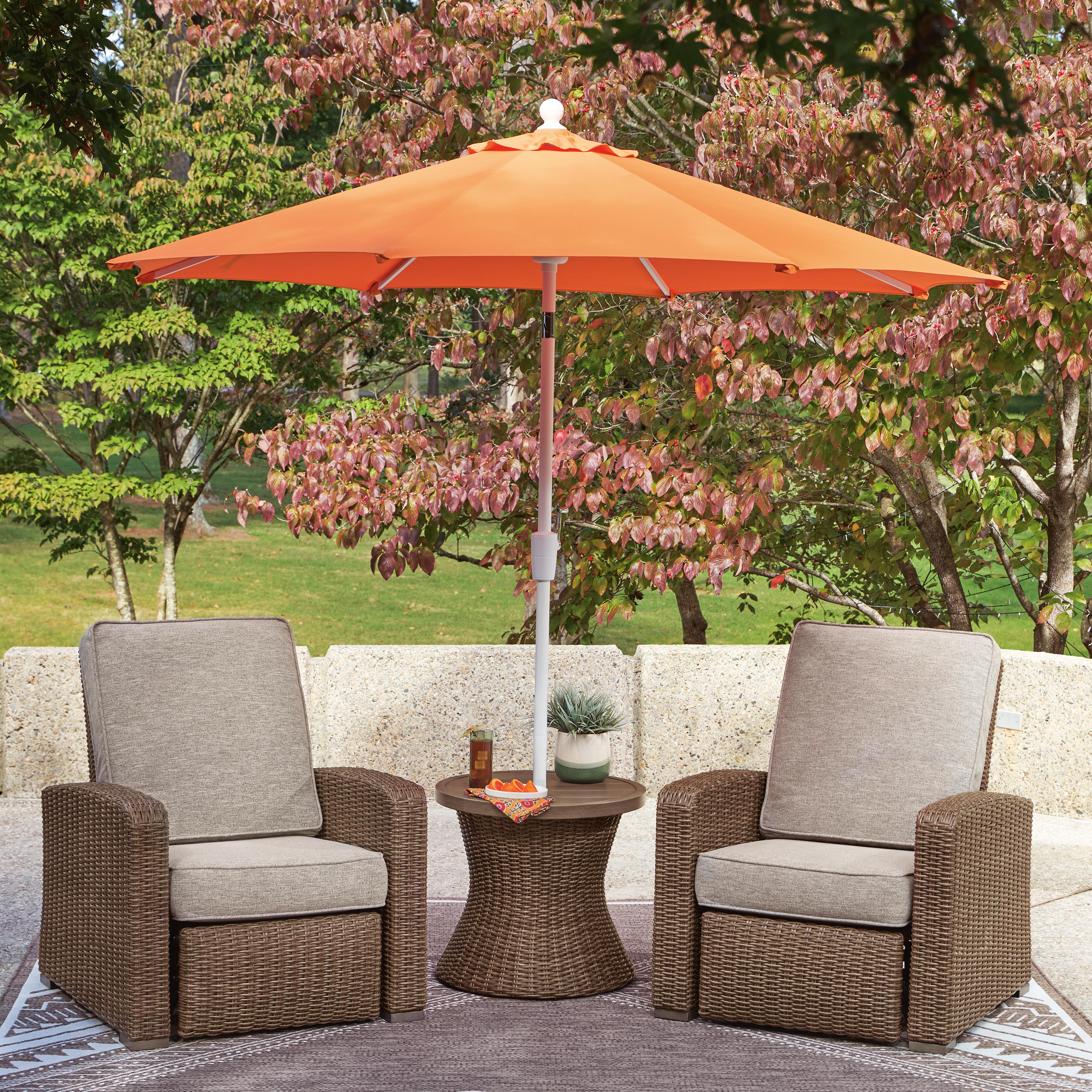 Laguna Heights 2 Outdoor Recliners and End Table