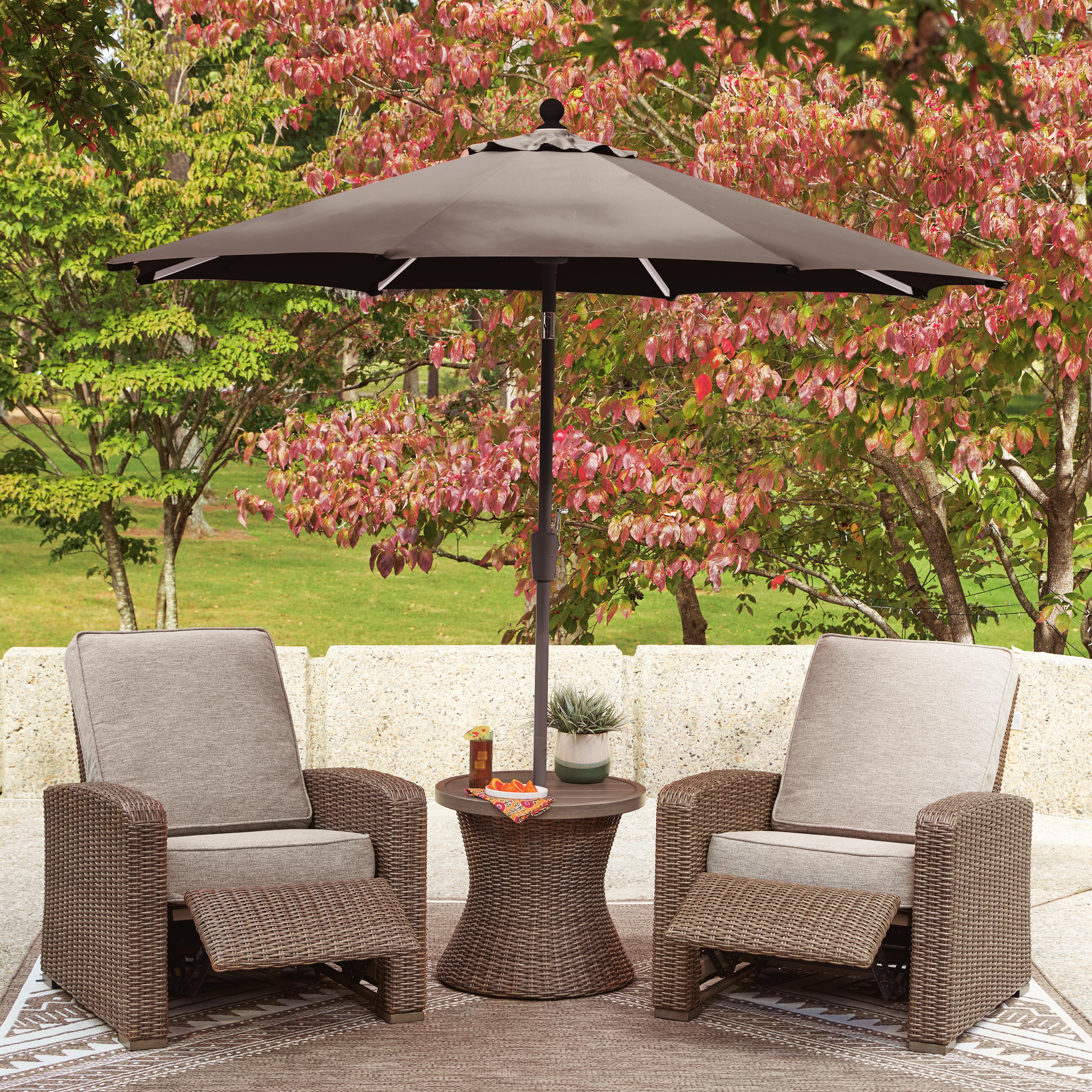 Laguna Heights 2 Outdoor Recliners and End Table