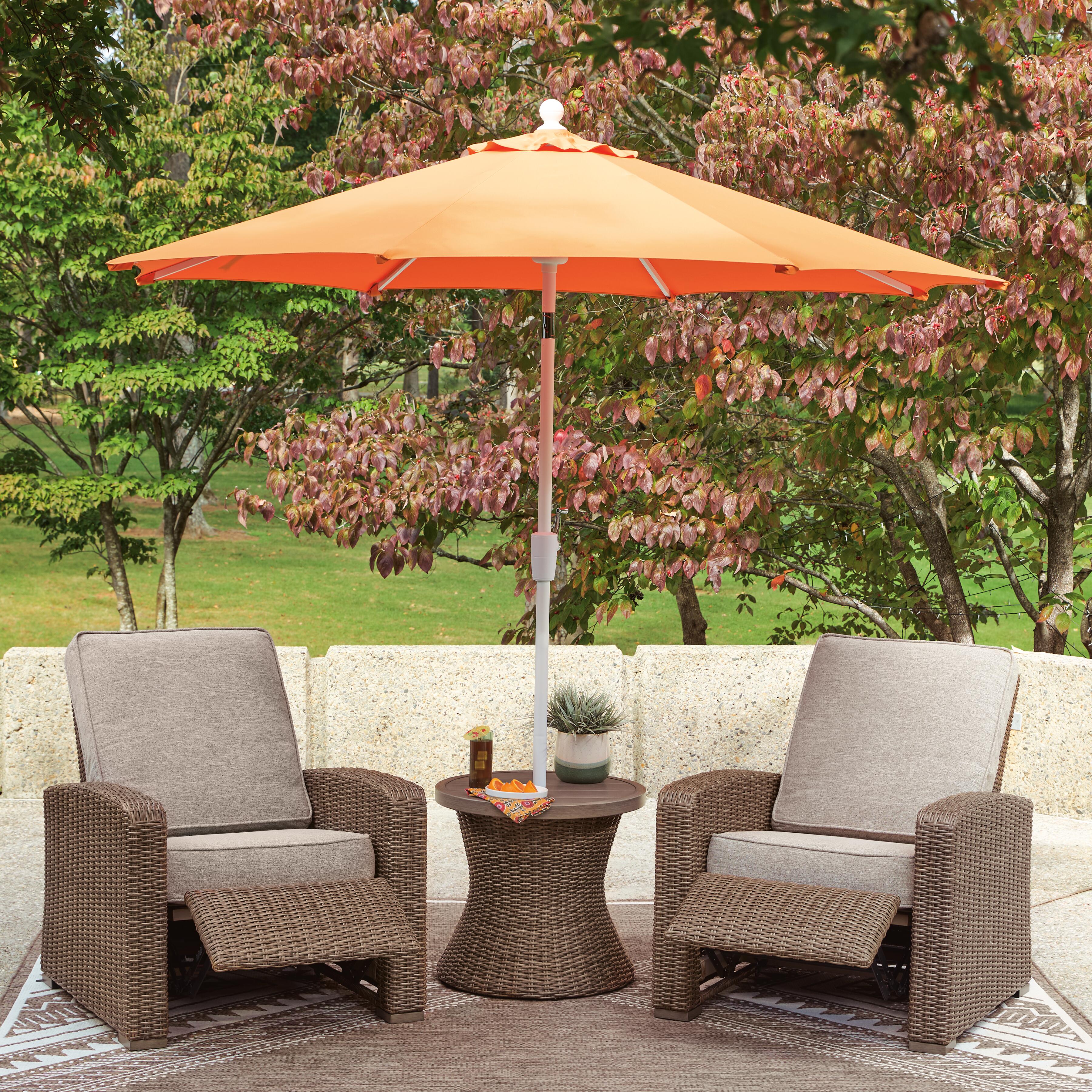 Laguna Heights 2 Outdoor Recliners and End Table