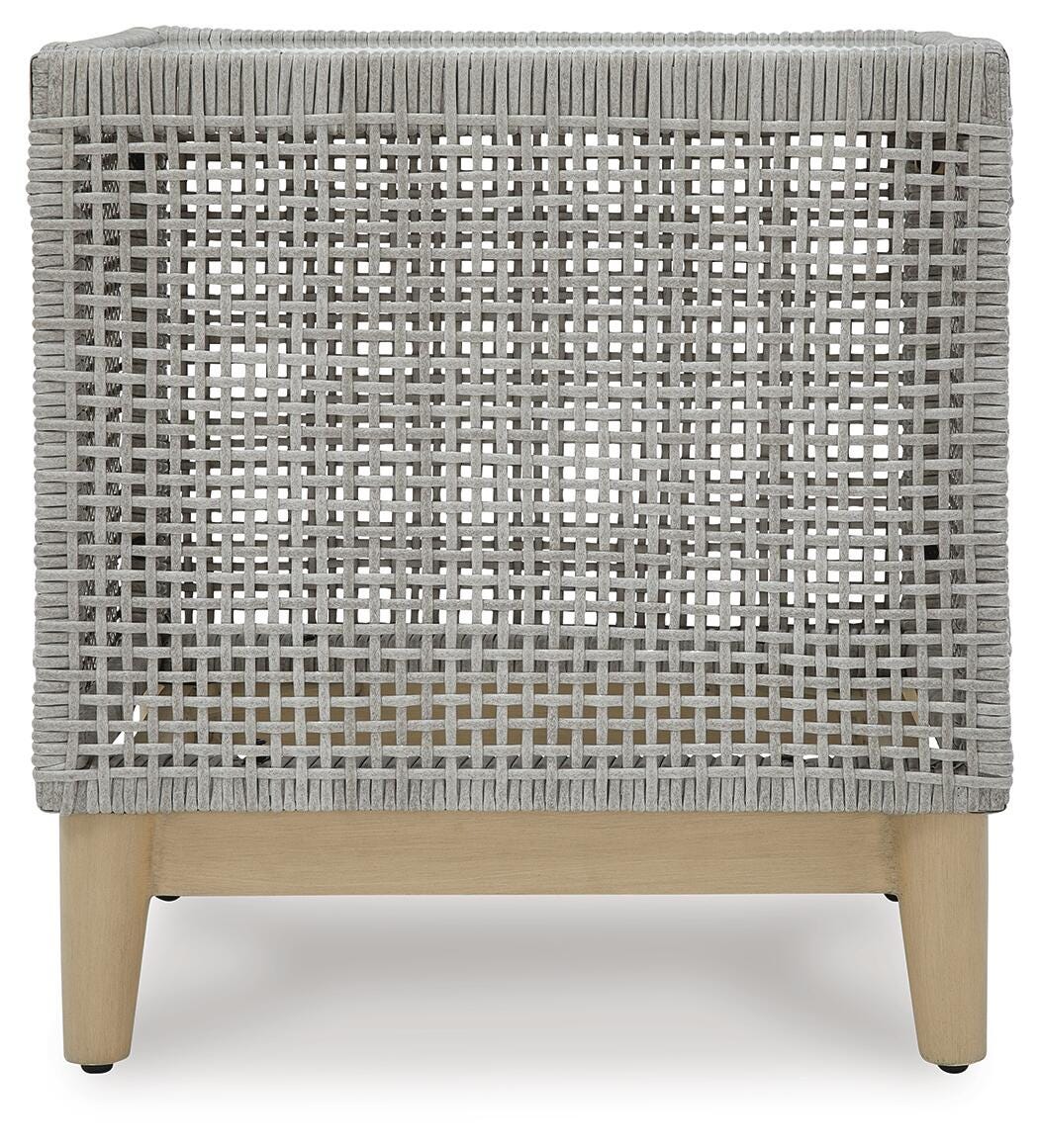 Seton Creek 2 Outdoor Lounge Chairs with End Table
