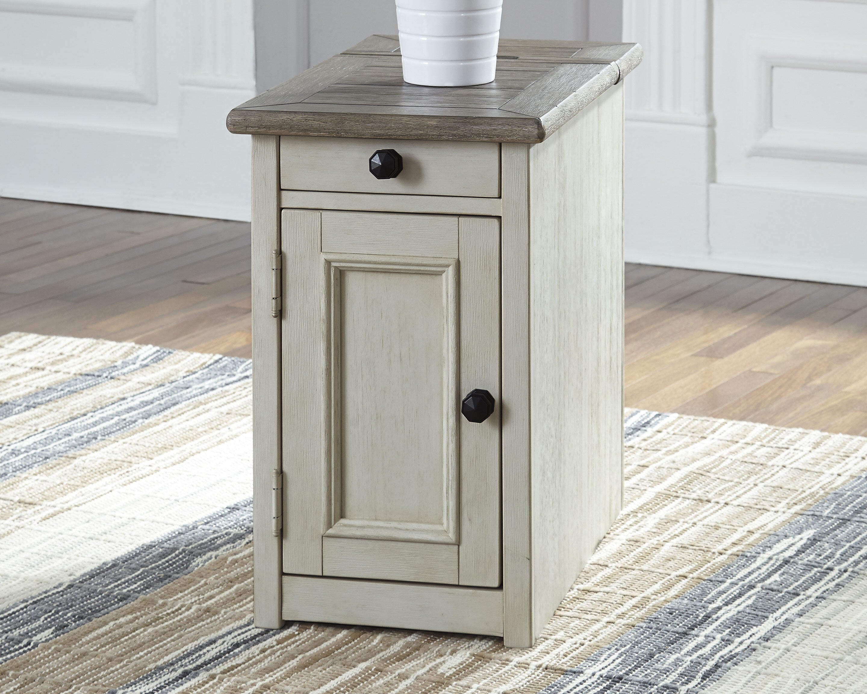Bolanburg 2 End Tables