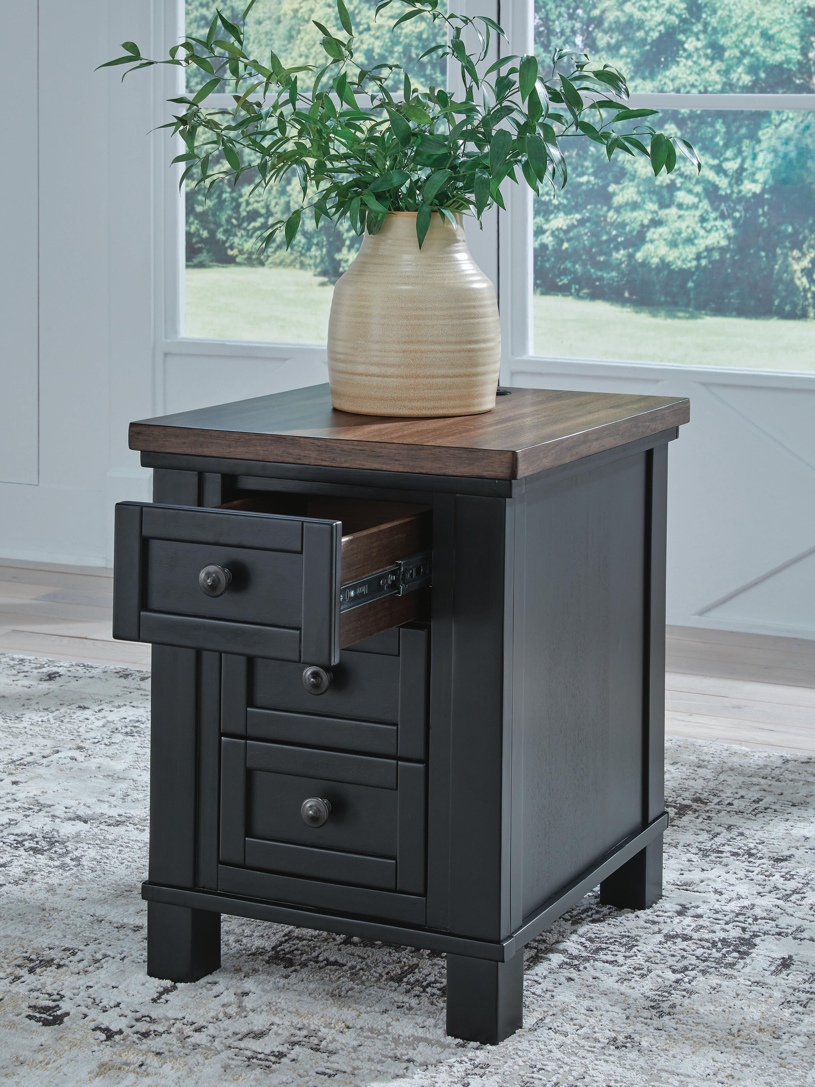 Wildenauer Chairside End Table